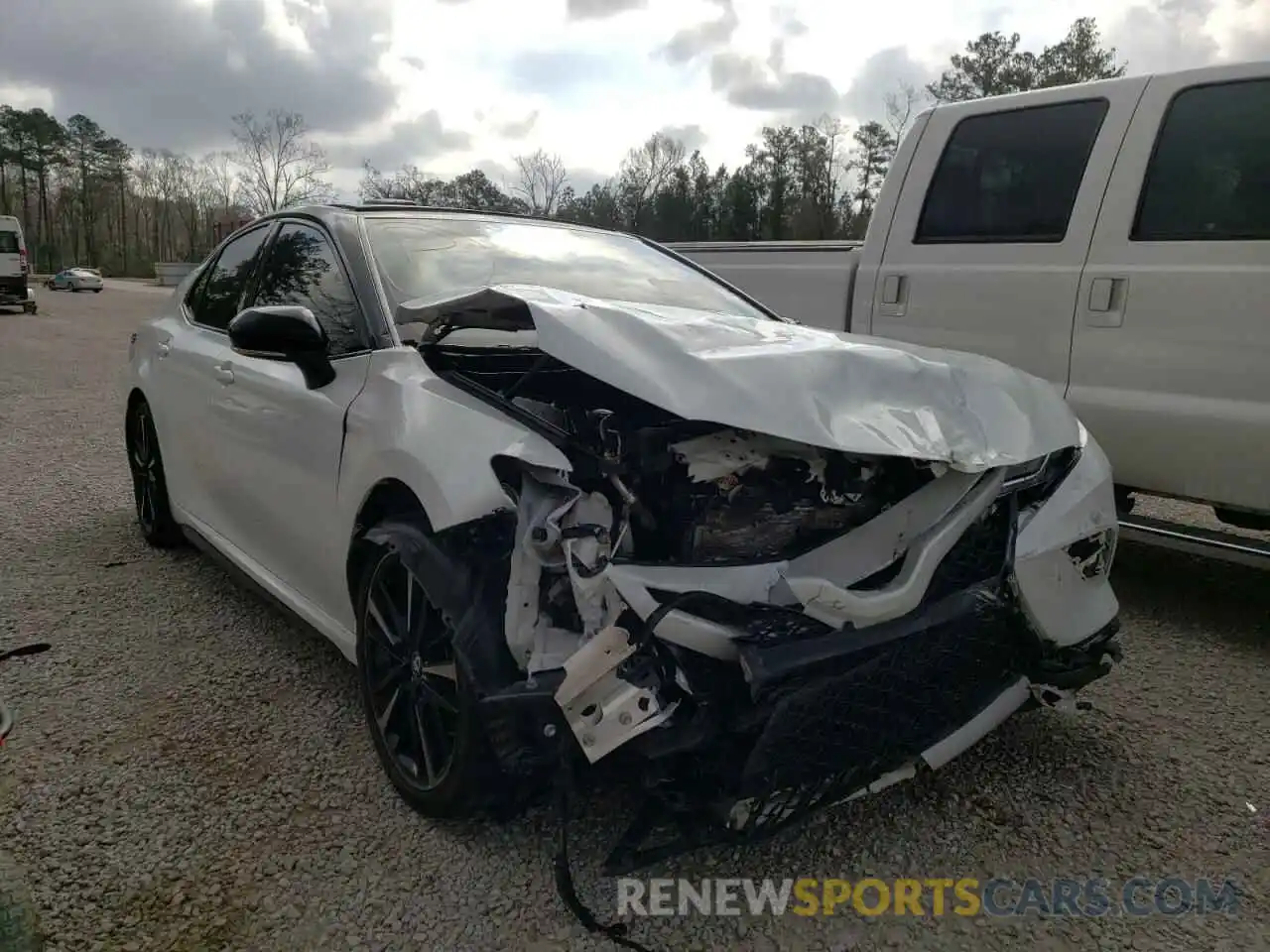 1 Photograph of a damaged car 4T1K61AK6LU327301 TOYOTA CAMRY 2020