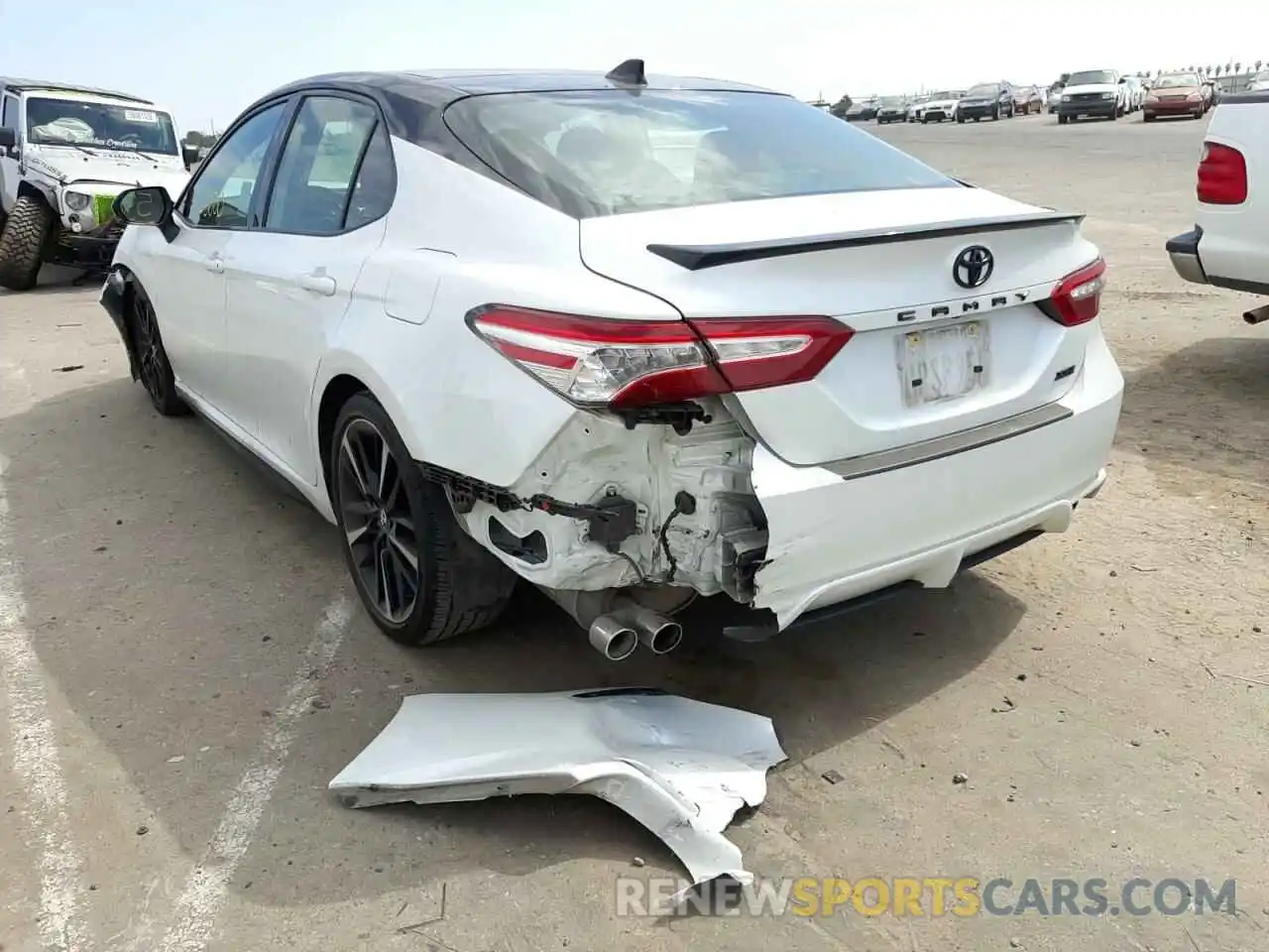 3 Photograph of a damaged car 4T1K61AK6LU351694 TOYOTA CAMRY 2020