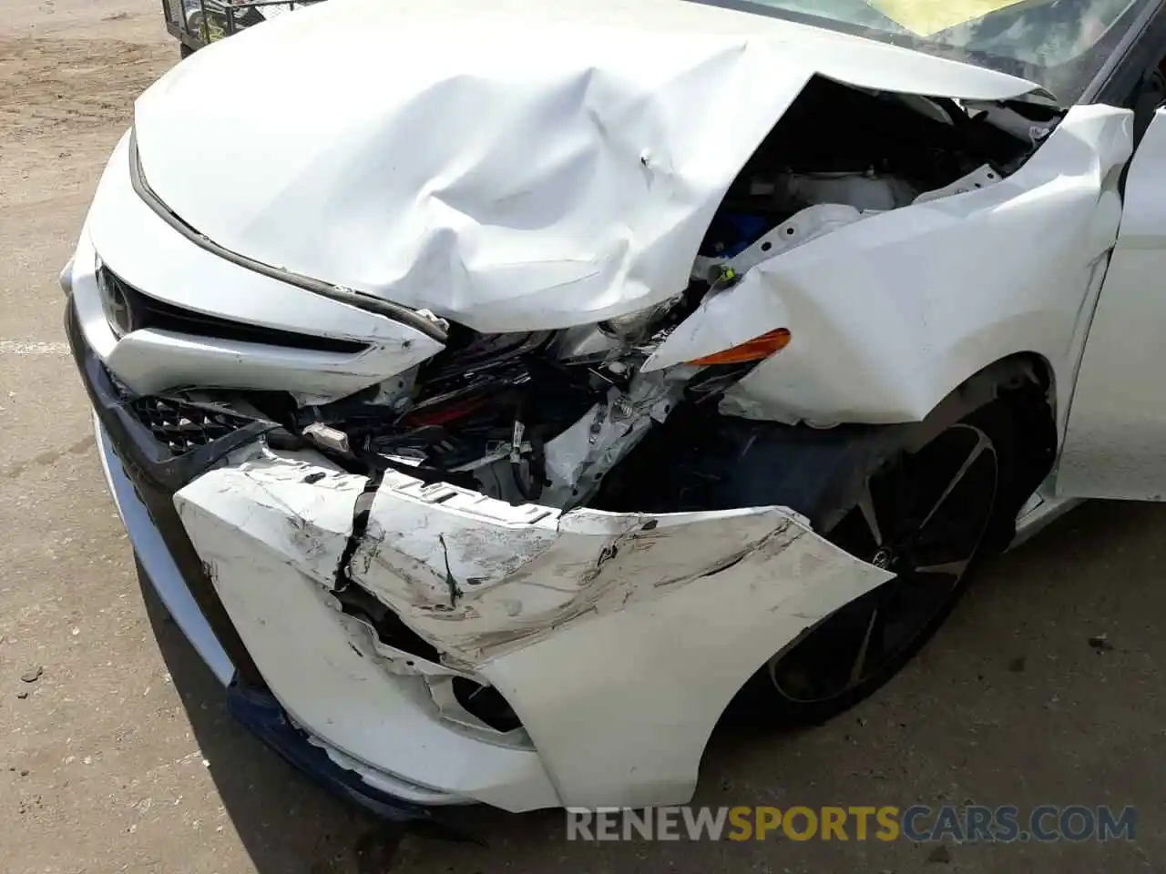 9 Photograph of a damaged car 4T1K61AK6LU351694 TOYOTA CAMRY 2020