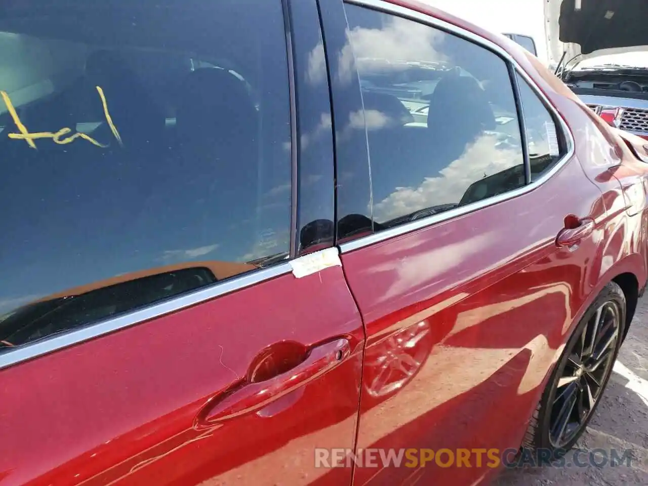 9 Photograph of a damaged car 4T1K61AK6LU362694 TOYOTA CAMRY 2020