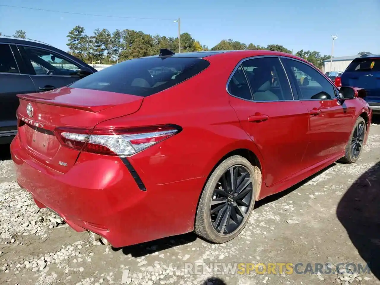 4 Photograph of a damaged car 4T1K61AK6LU363294 TOYOTA CAMRY 2020