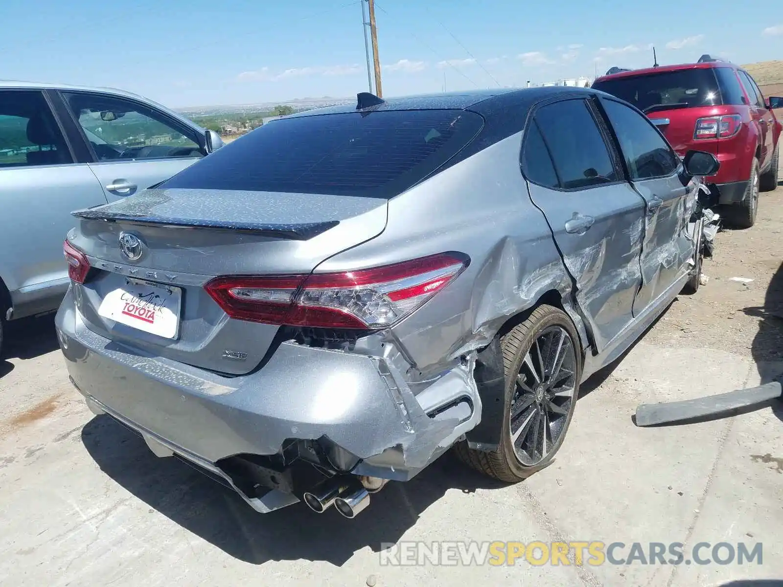 4 Photograph of a damaged car 4T1K61AK6LU365269 TOYOTA CAMRY 2020