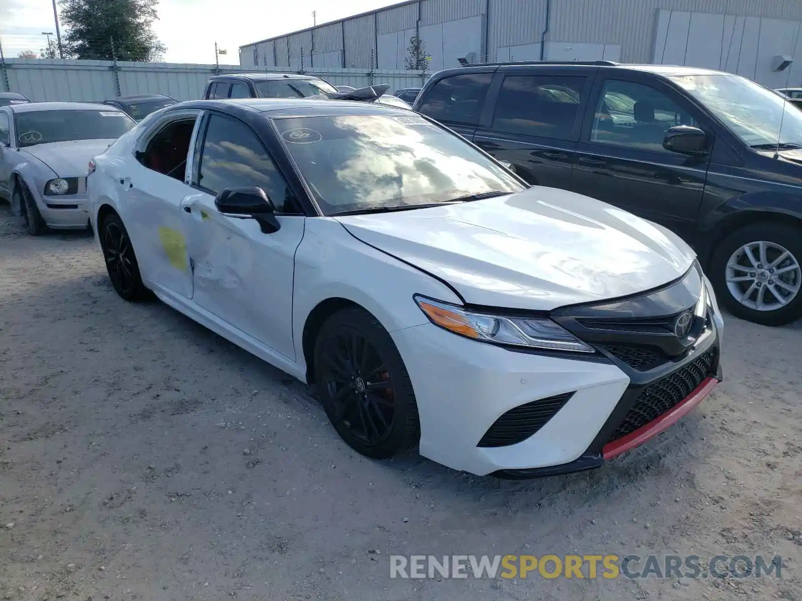 1 Photograph of a damaged car 4T1K61AK6LU375154 TOYOTA CAMRY 2020