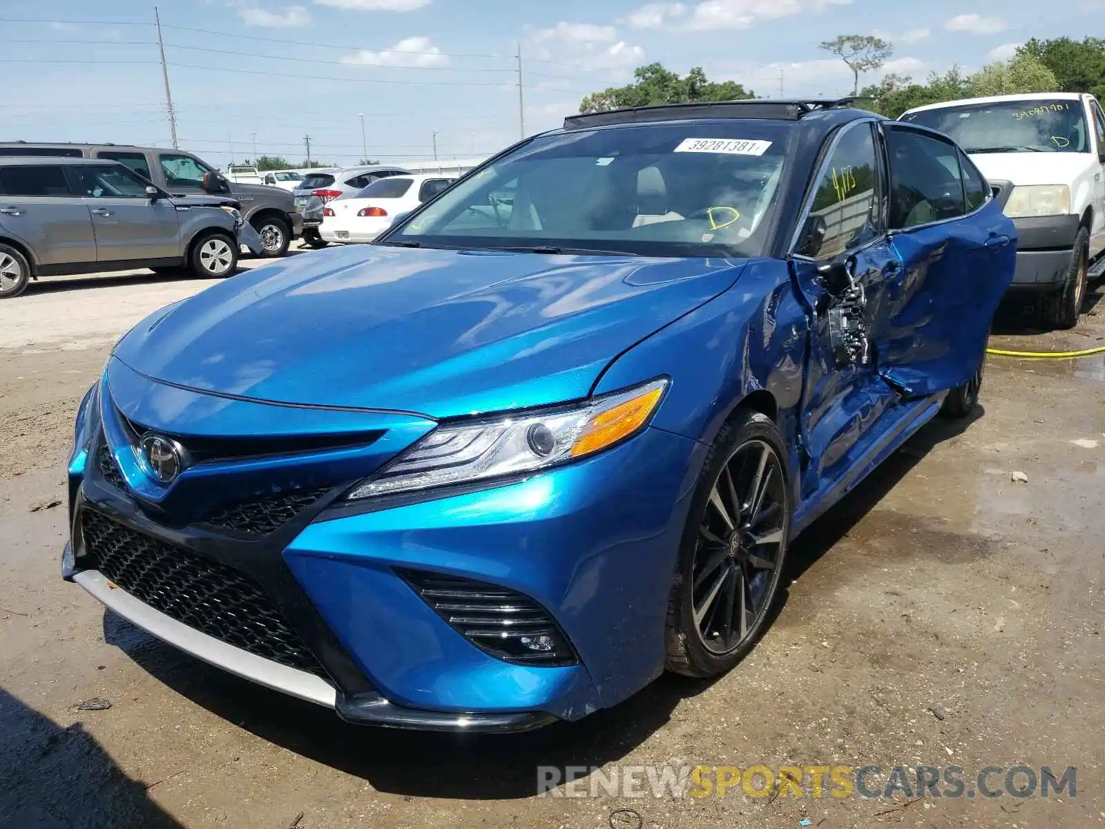 2 Photograph of a damaged car 4T1K61AK6LU385148 TOYOTA CAMRY 2020