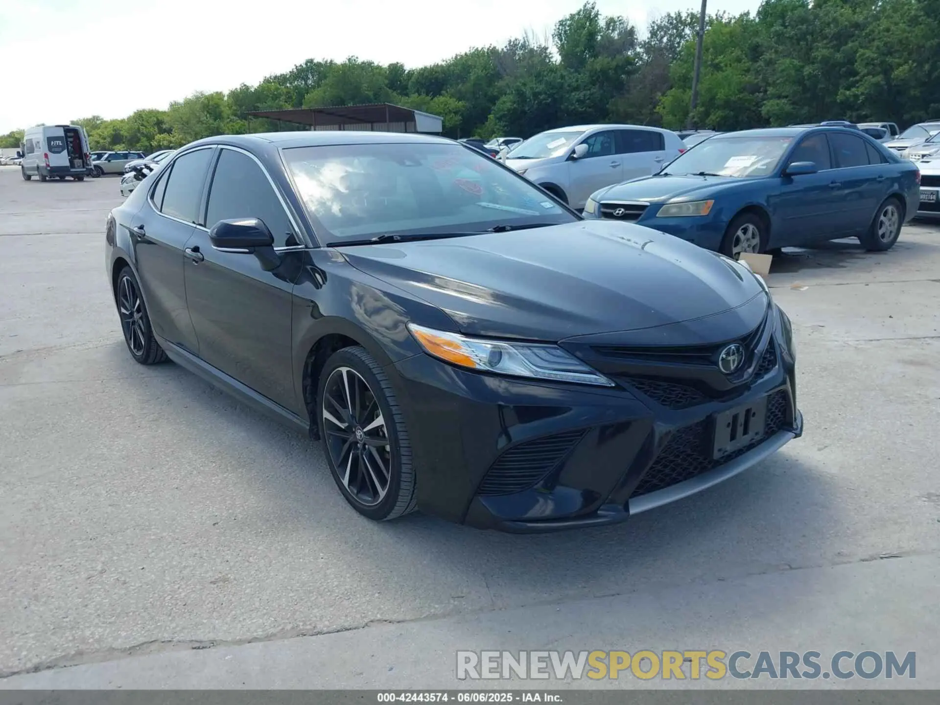 1 Photograph of a damaged car 4T1K61AK6LU920981 TOYOTA CAMRY 2020