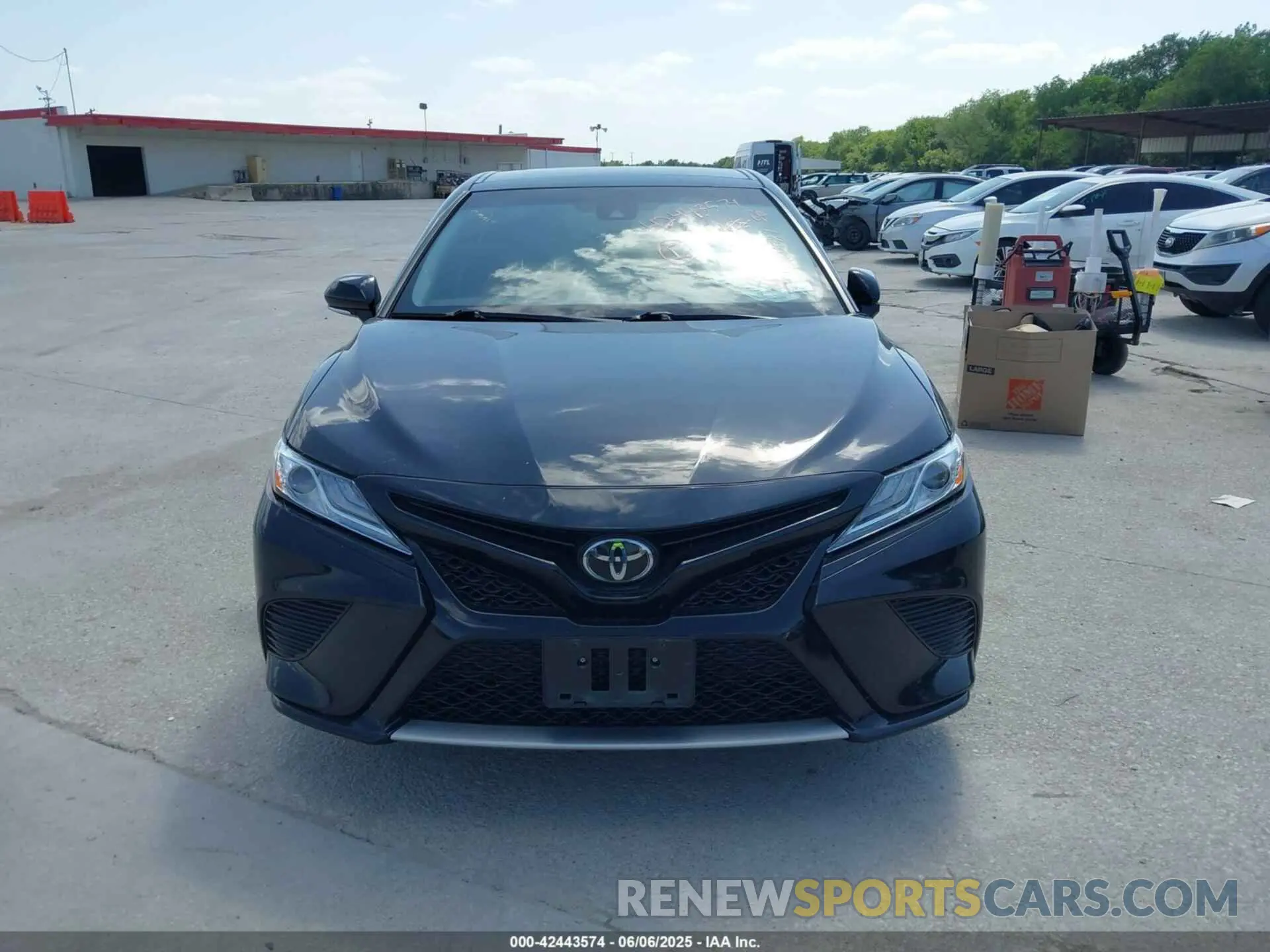 12 Photograph of a damaged car 4T1K61AK6LU920981 TOYOTA CAMRY 2020