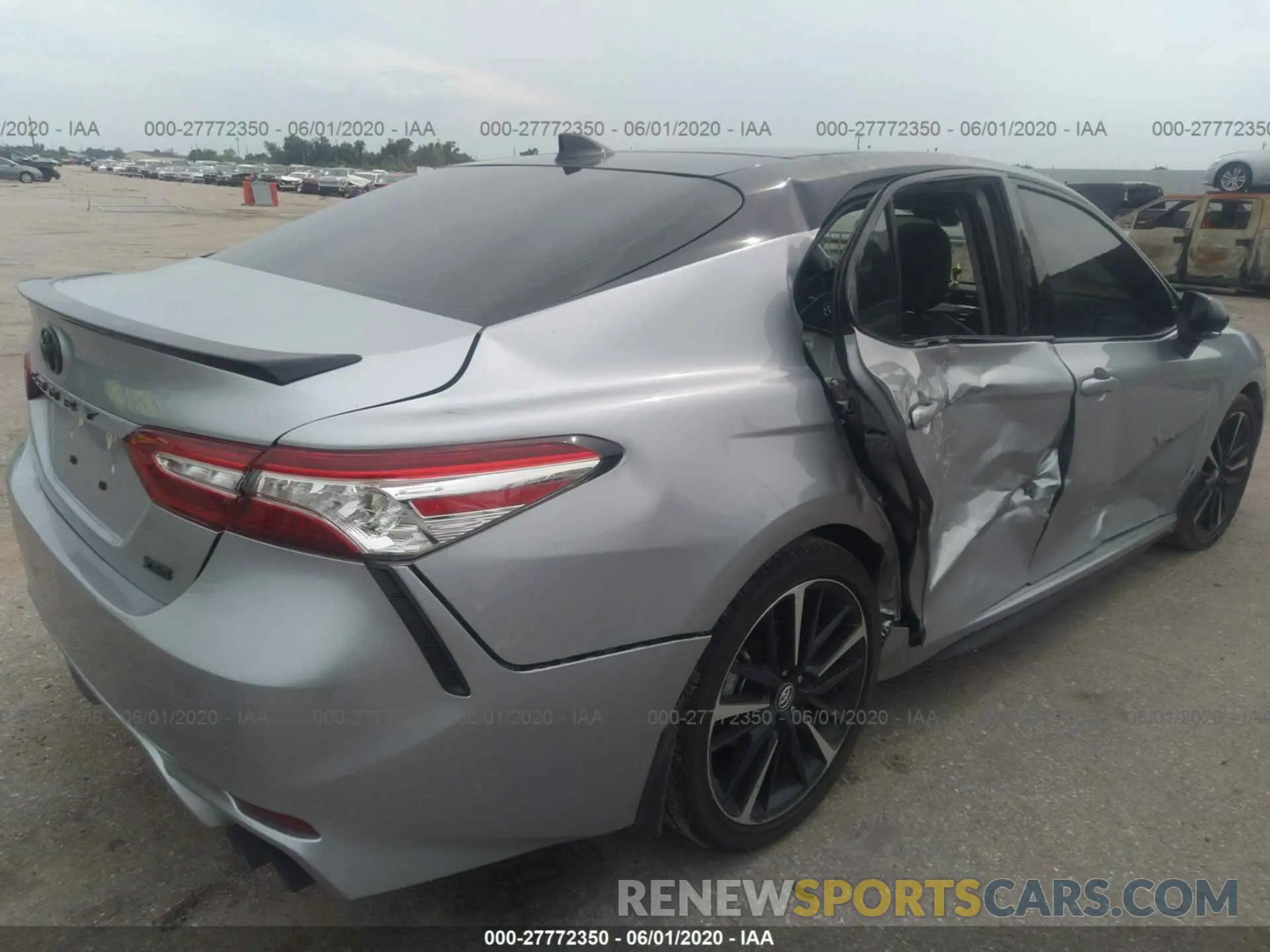 4 Photograph of a damaged car 4T1K61AK7LU308935 TOYOTA CAMRY 2020