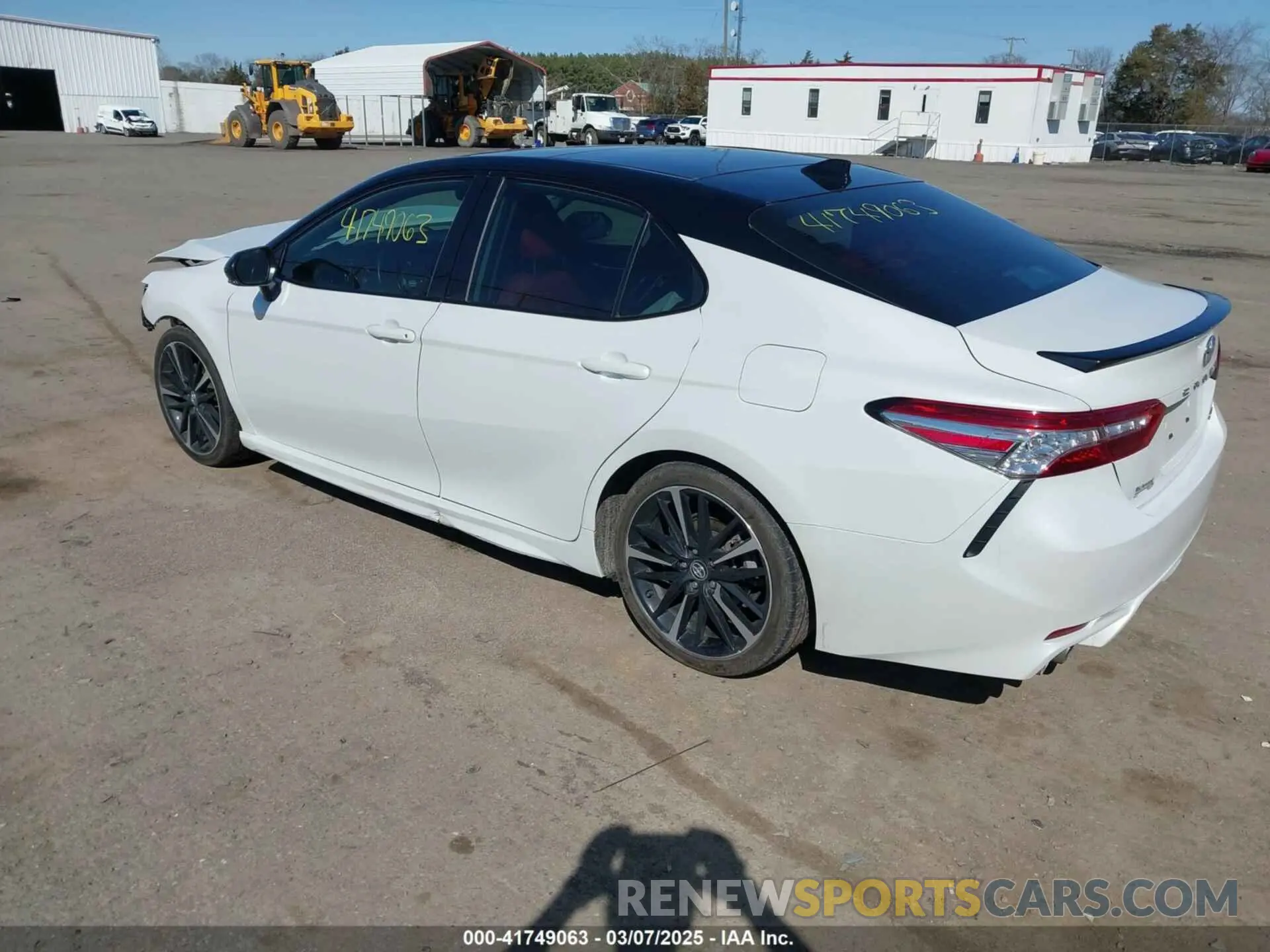 3 Photograph of a damaged car 4T1K61AK7LU315139 TOYOTA CAMRY 2020