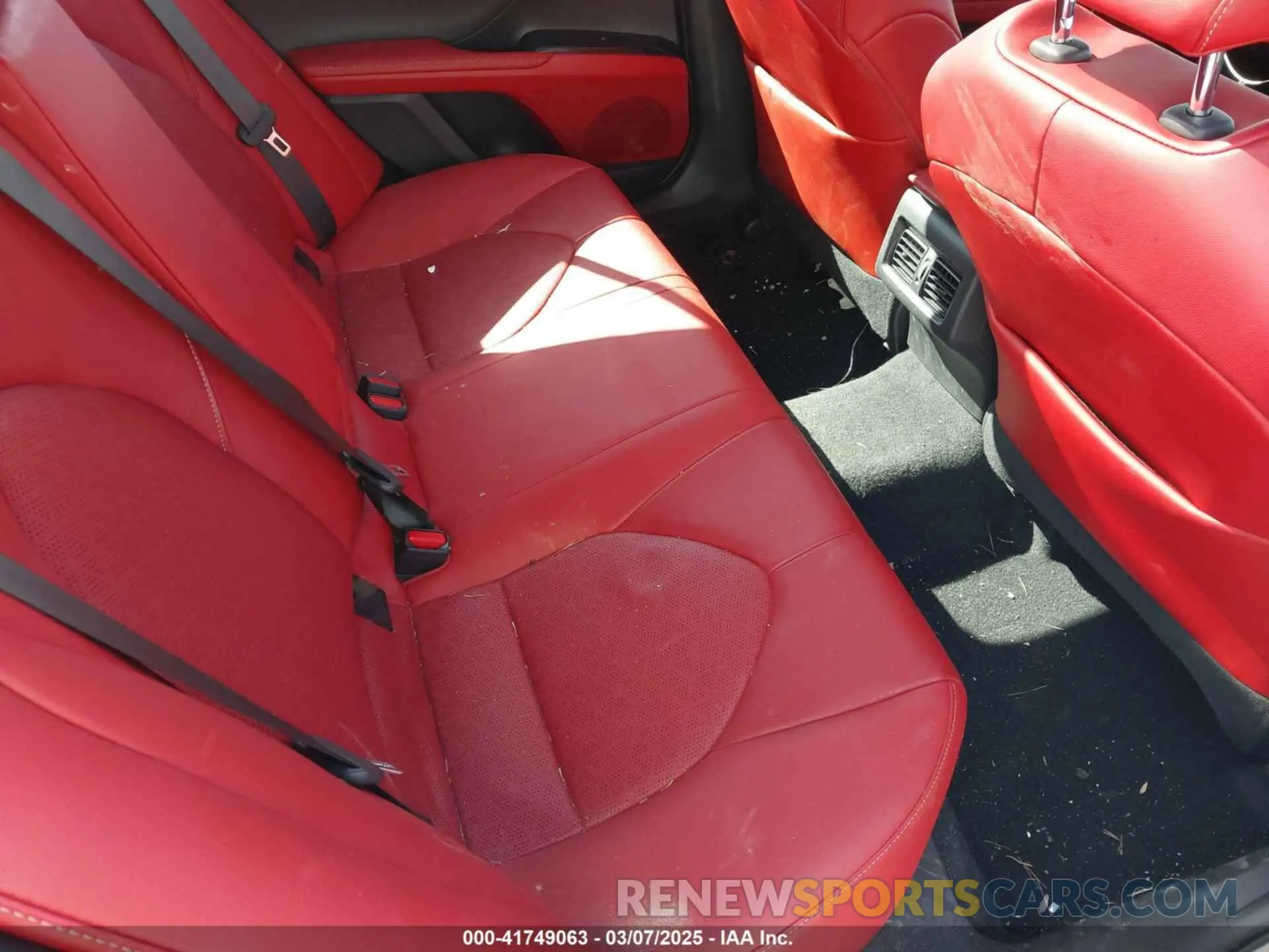 8 Photograph of a damaged car 4T1K61AK7LU315139 TOYOTA CAMRY 2020