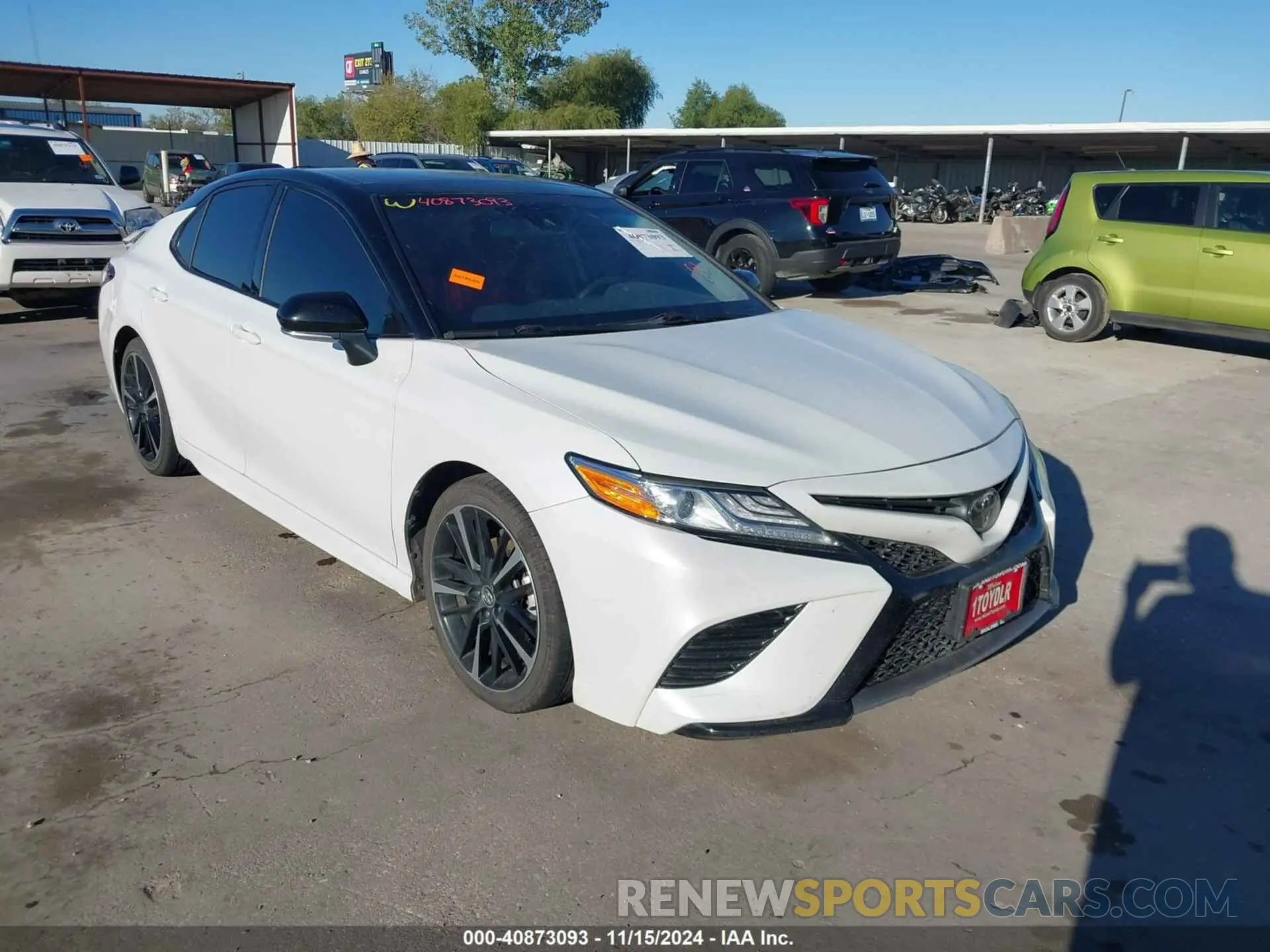 1 Photograph of a damaged car 4T1K61AK7LU319501 TOYOTA CAMRY 2020
