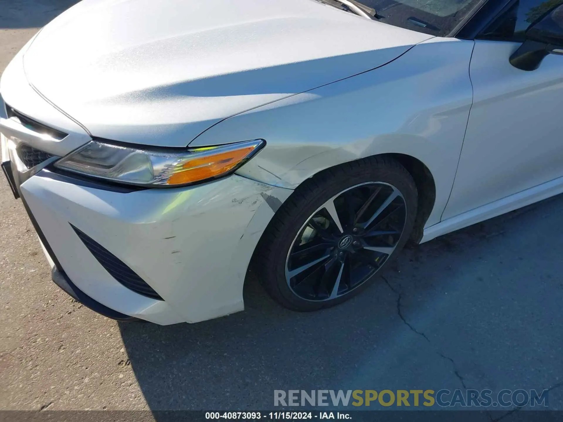 18 Photograph of a damaged car 4T1K61AK7LU319501 TOYOTA CAMRY 2020