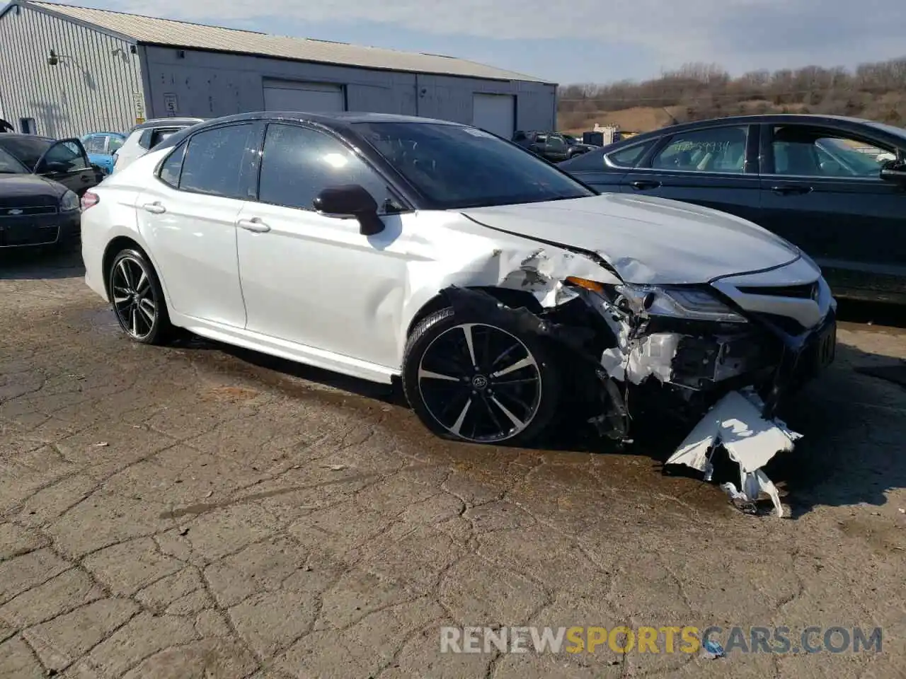 4 Photograph of a damaged car 4T1K61AK7LU334564 TOYOTA CAMRY 2020