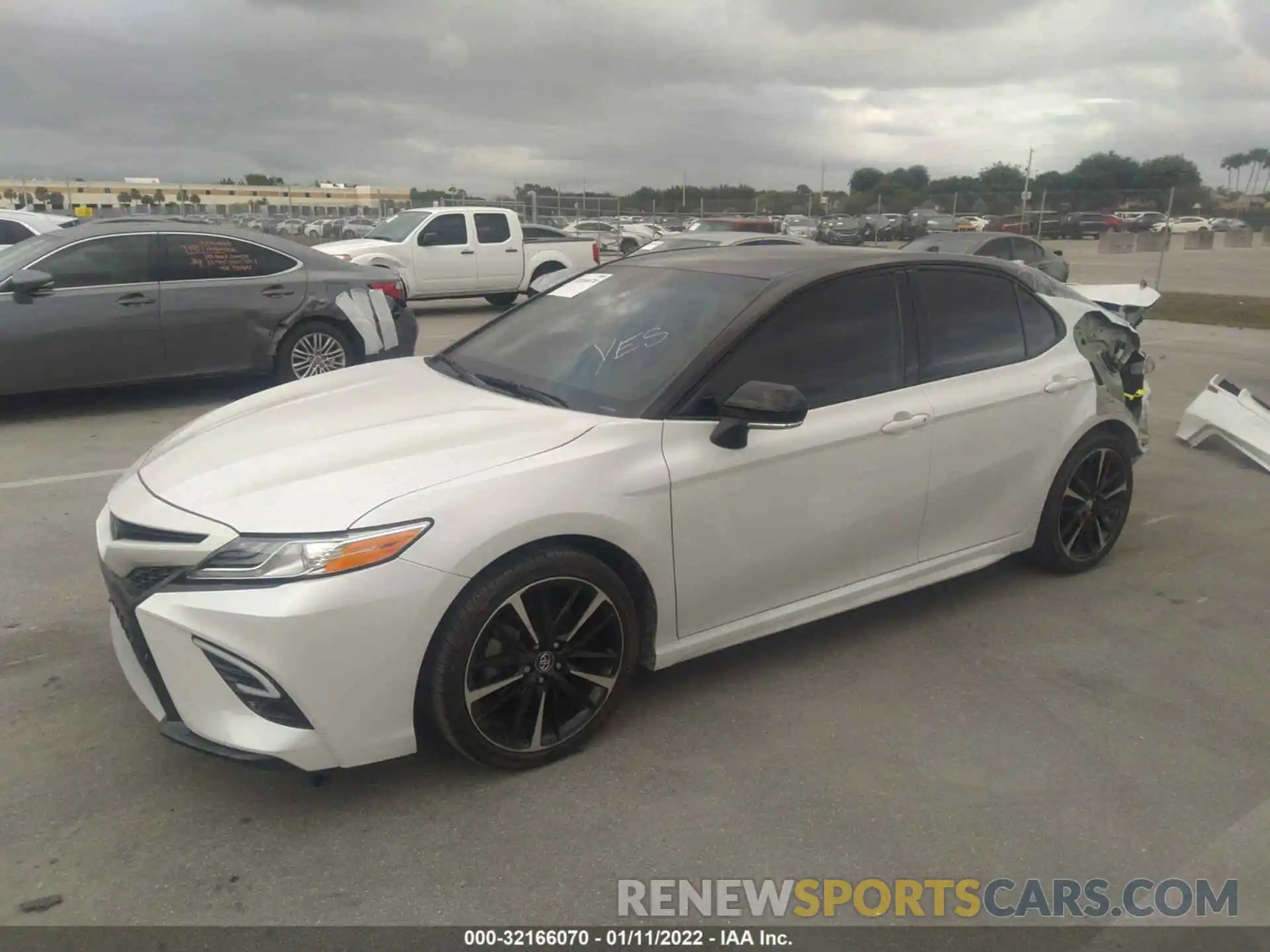 2 Photograph of a damaged car 4T1K61AK7LU341031 TOYOTA CAMRY 2020