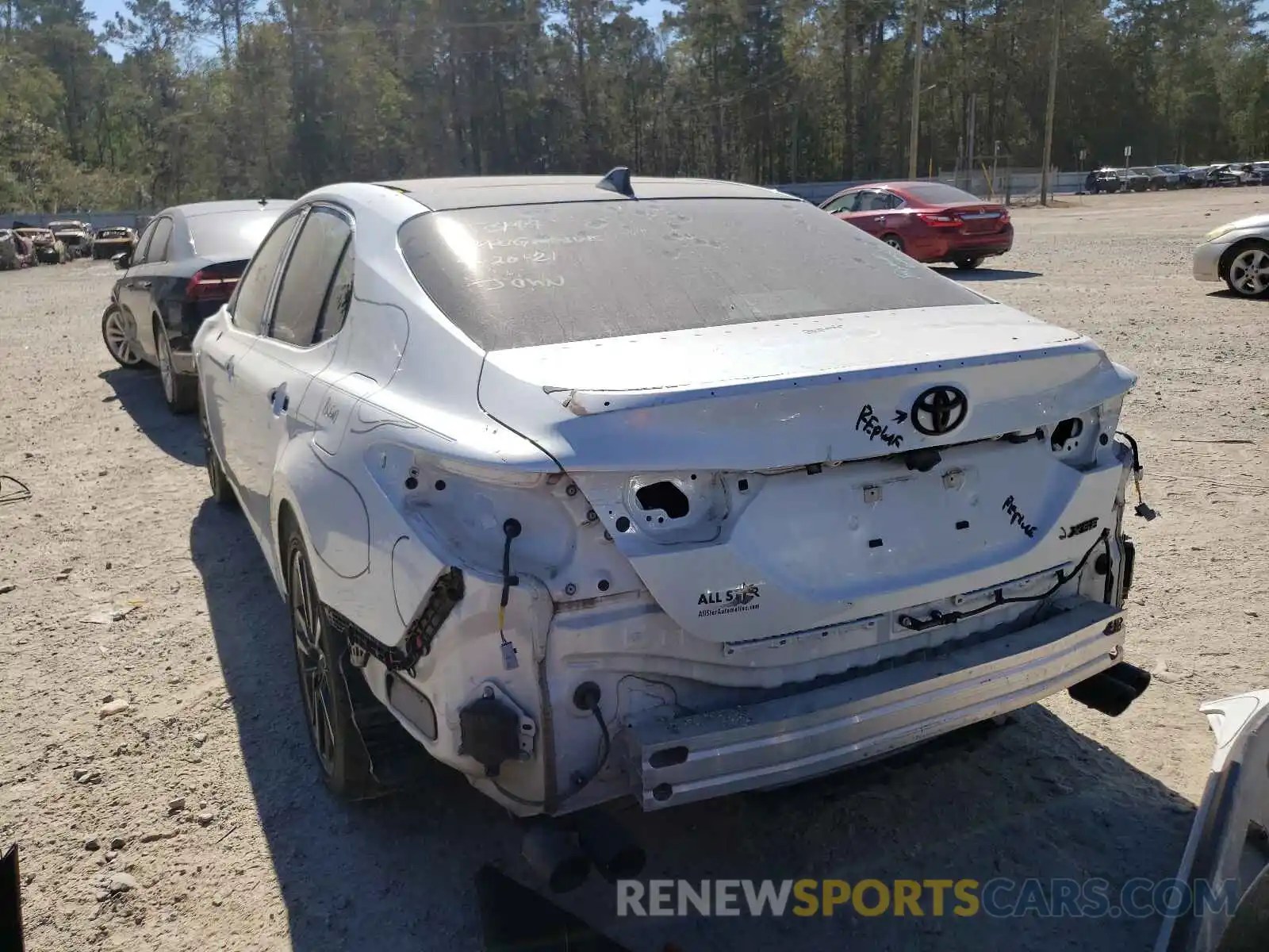 3 Photograph of a damaged car 4T1K61AK7LU354930 TOYOTA CAMRY 2020