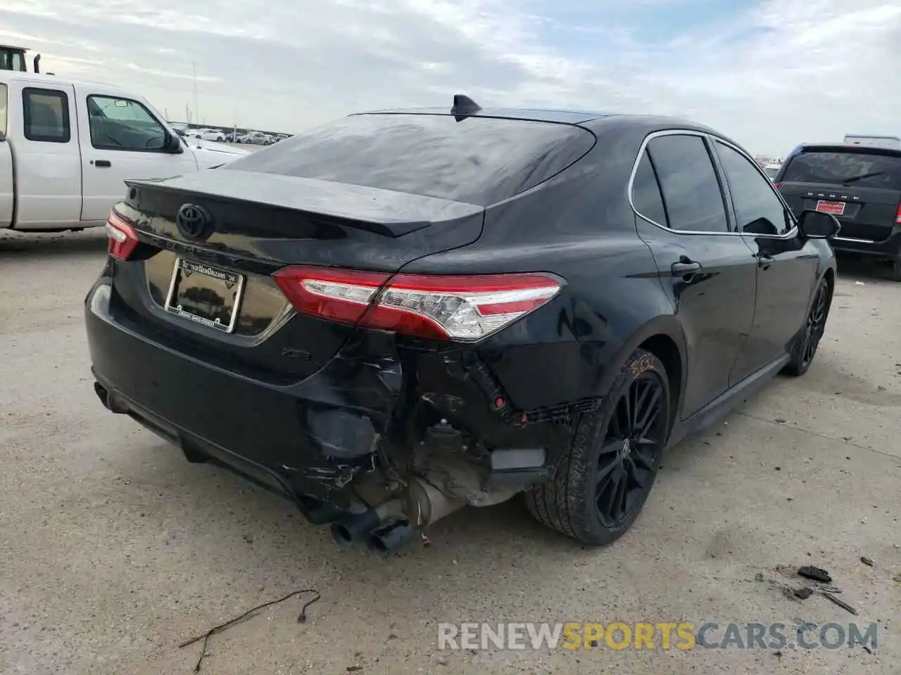 4 Photograph of a damaged car 4T1K61AK7LU365135 TOYOTA CAMRY 2020