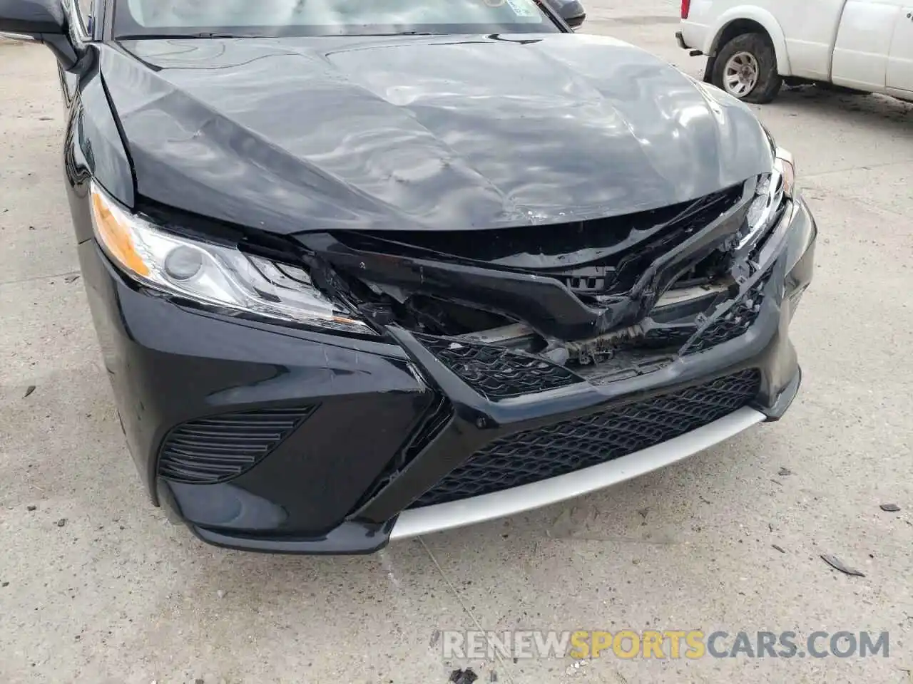 9 Photograph of a damaged car 4T1K61AK7LU365135 TOYOTA CAMRY 2020