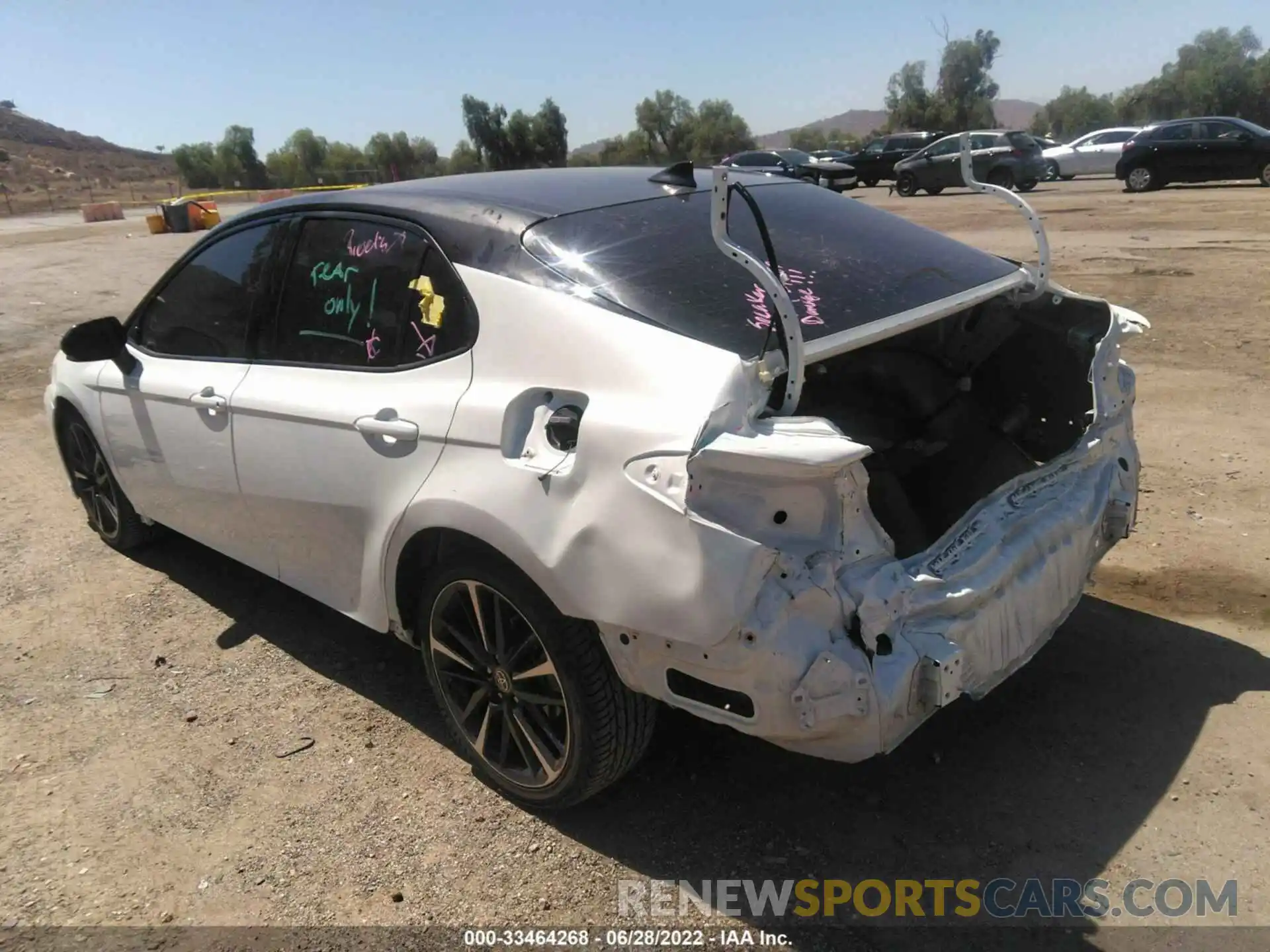 3 Photograph of a damaged car 4T1K61AK7LU365376 TOYOTA CAMRY 2020