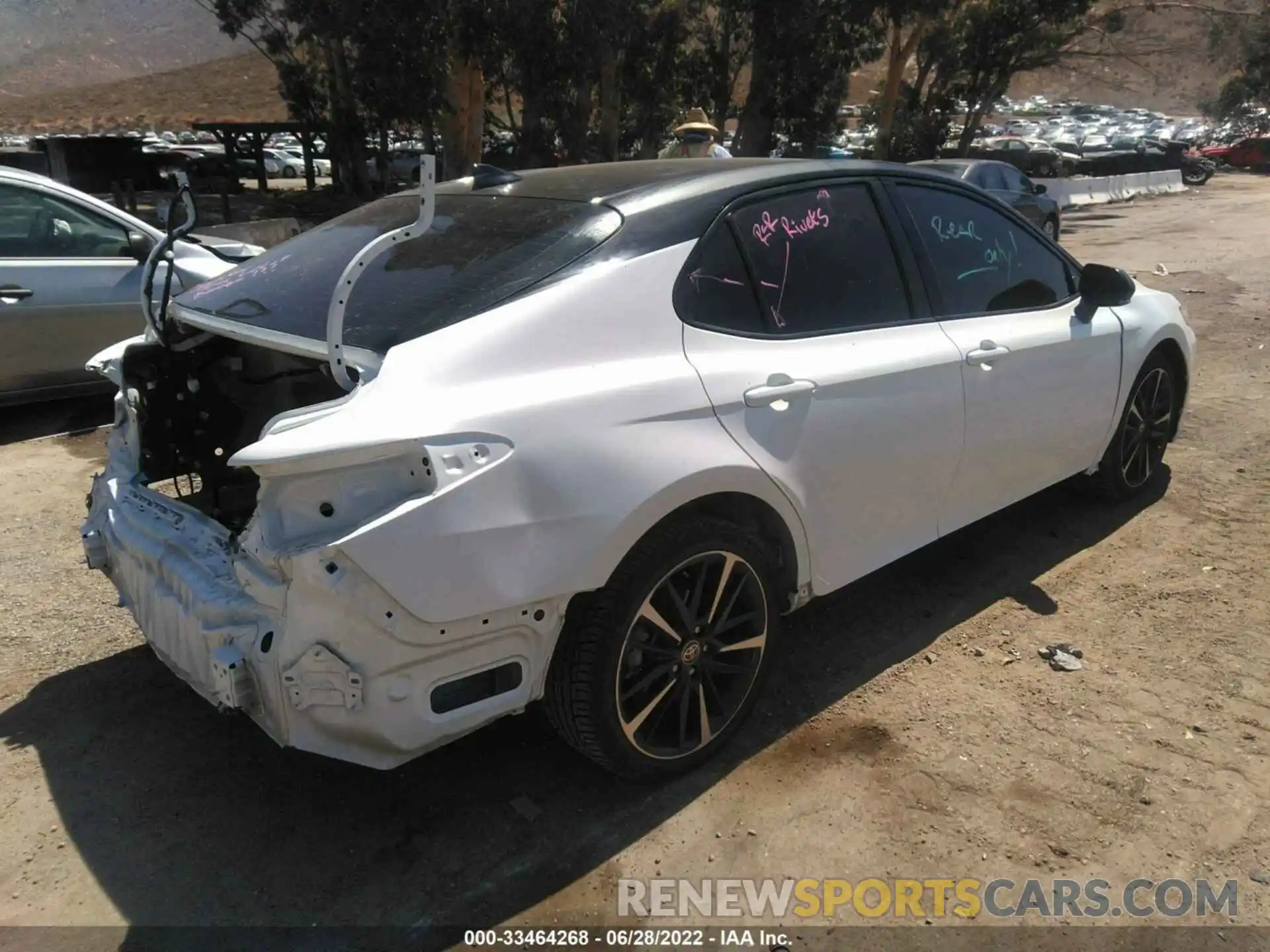 4 Photograph of a damaged car 4T1K61AK7LU365376 TOYOTA CAMRY 2020