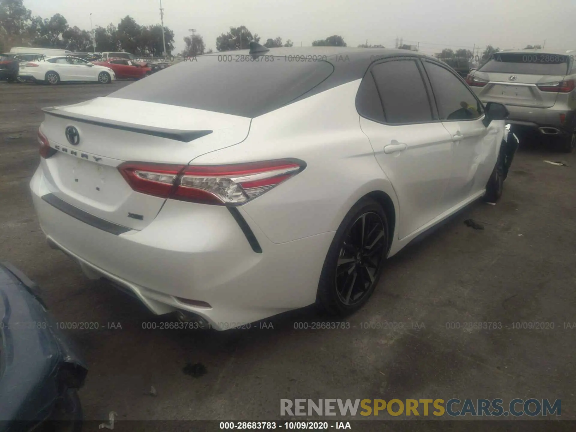 4 Photograph of a damaged car 4T1K61AK7LU369069 TOYOTA CAMRY 2020