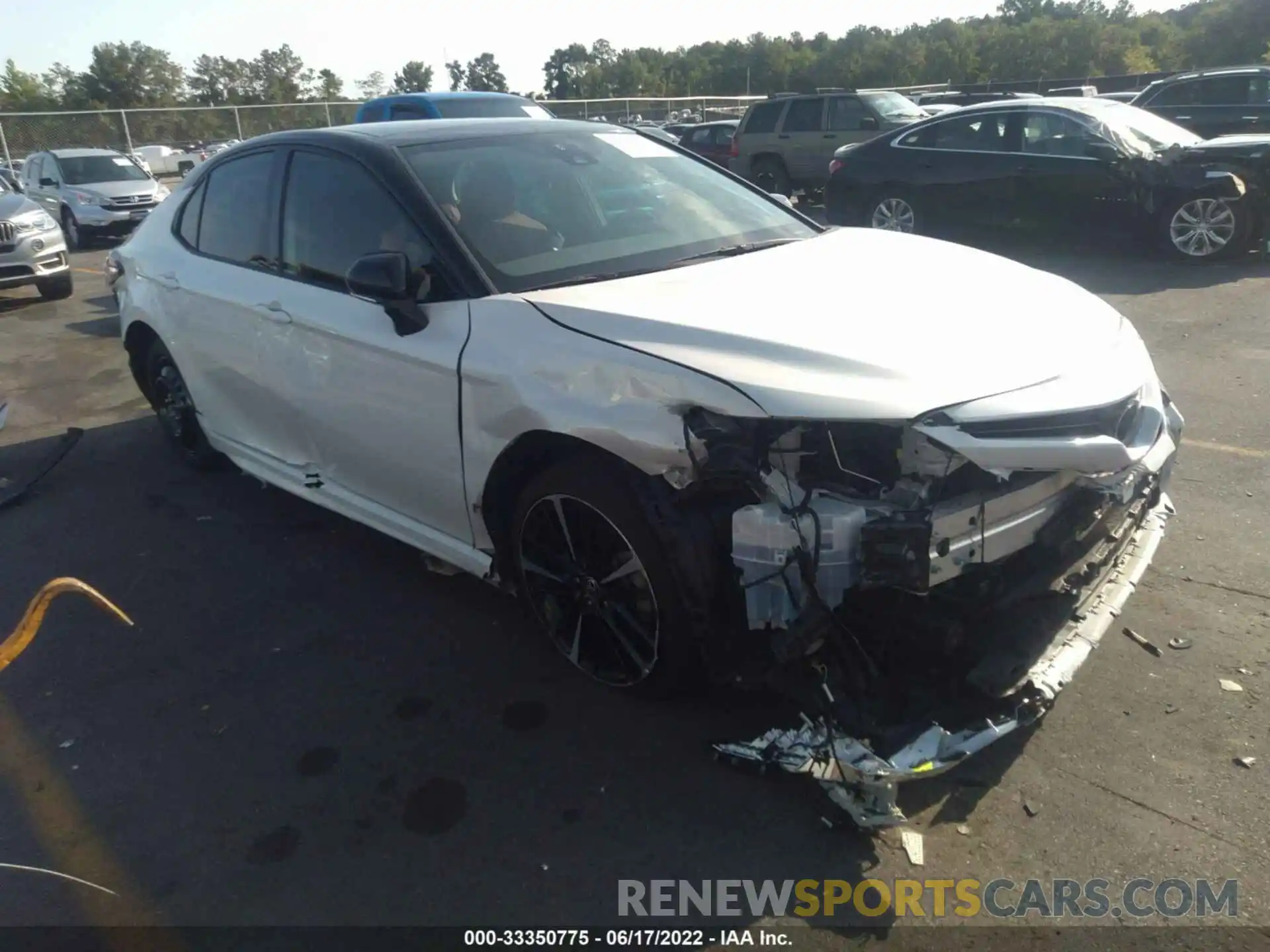 1 Photograph of a damaged car 4T1K61AK7LU370142 TOYOTA CAMRY 2020