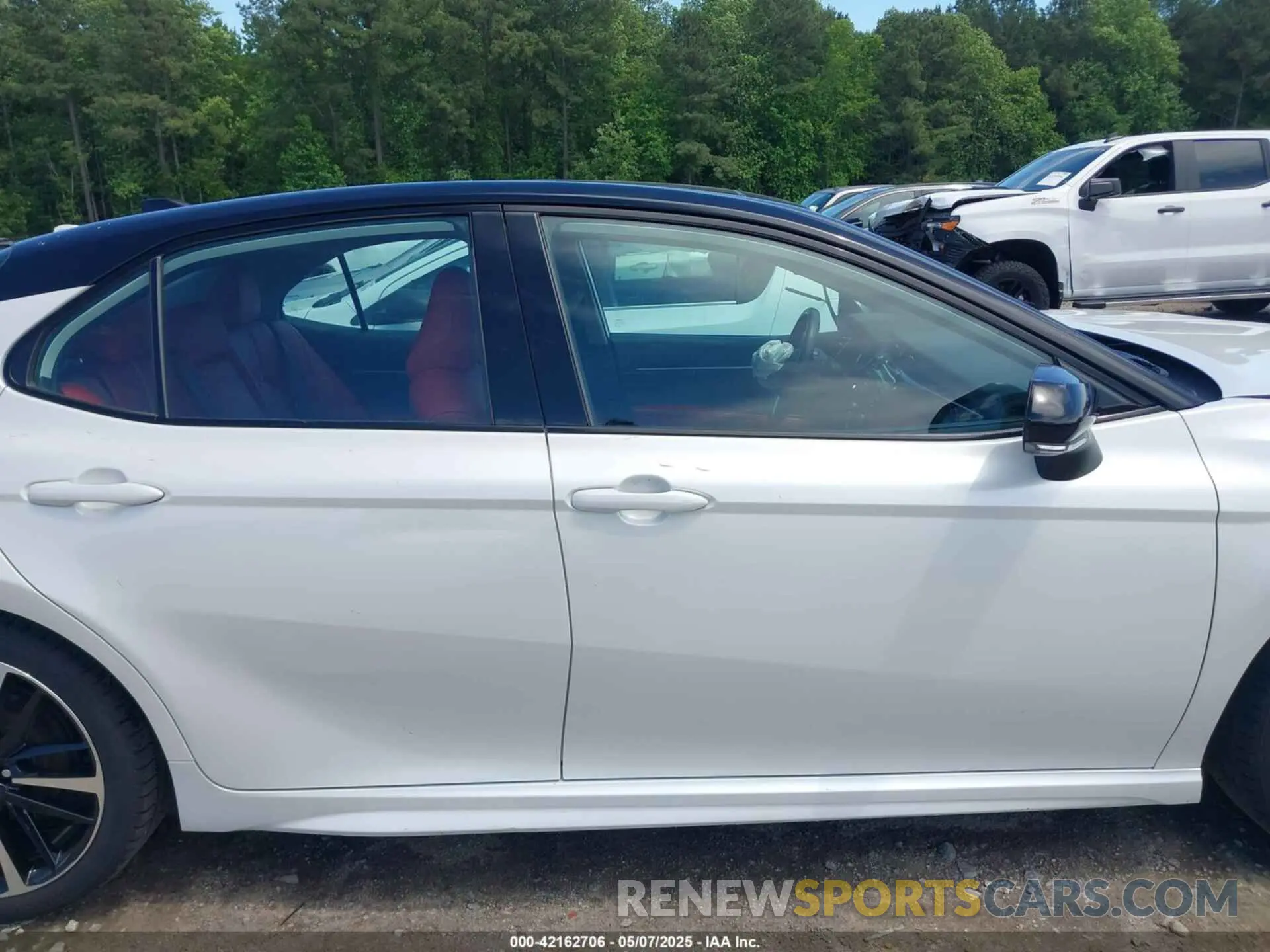 14 Photograph of a damaged car 4T1K61AK7LU373526 TOYOTA CAMRY 2020