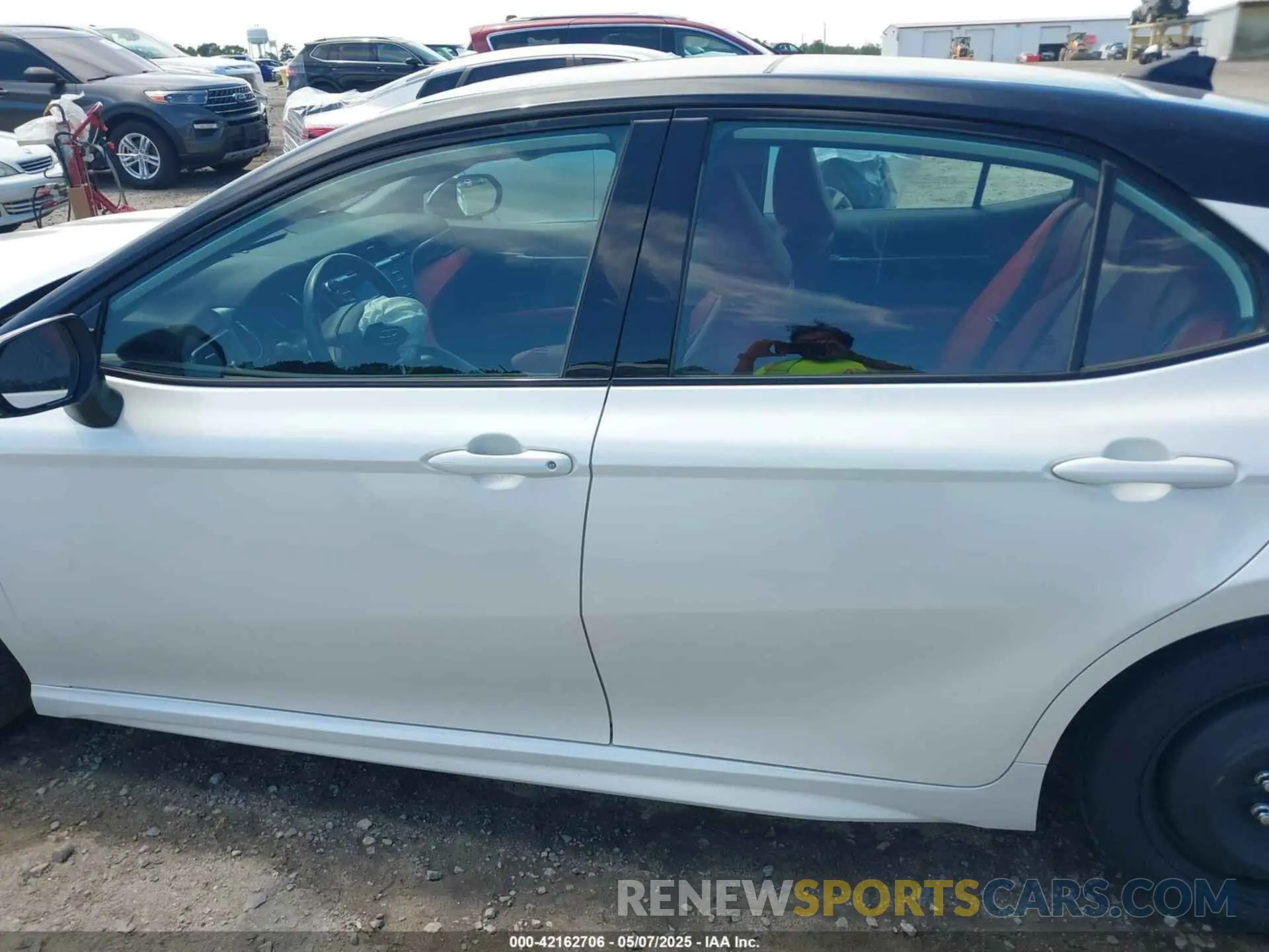 15 Photograph of a damaged car 4T1K61AK7LU373526 TOYOTA CAMRY 2020