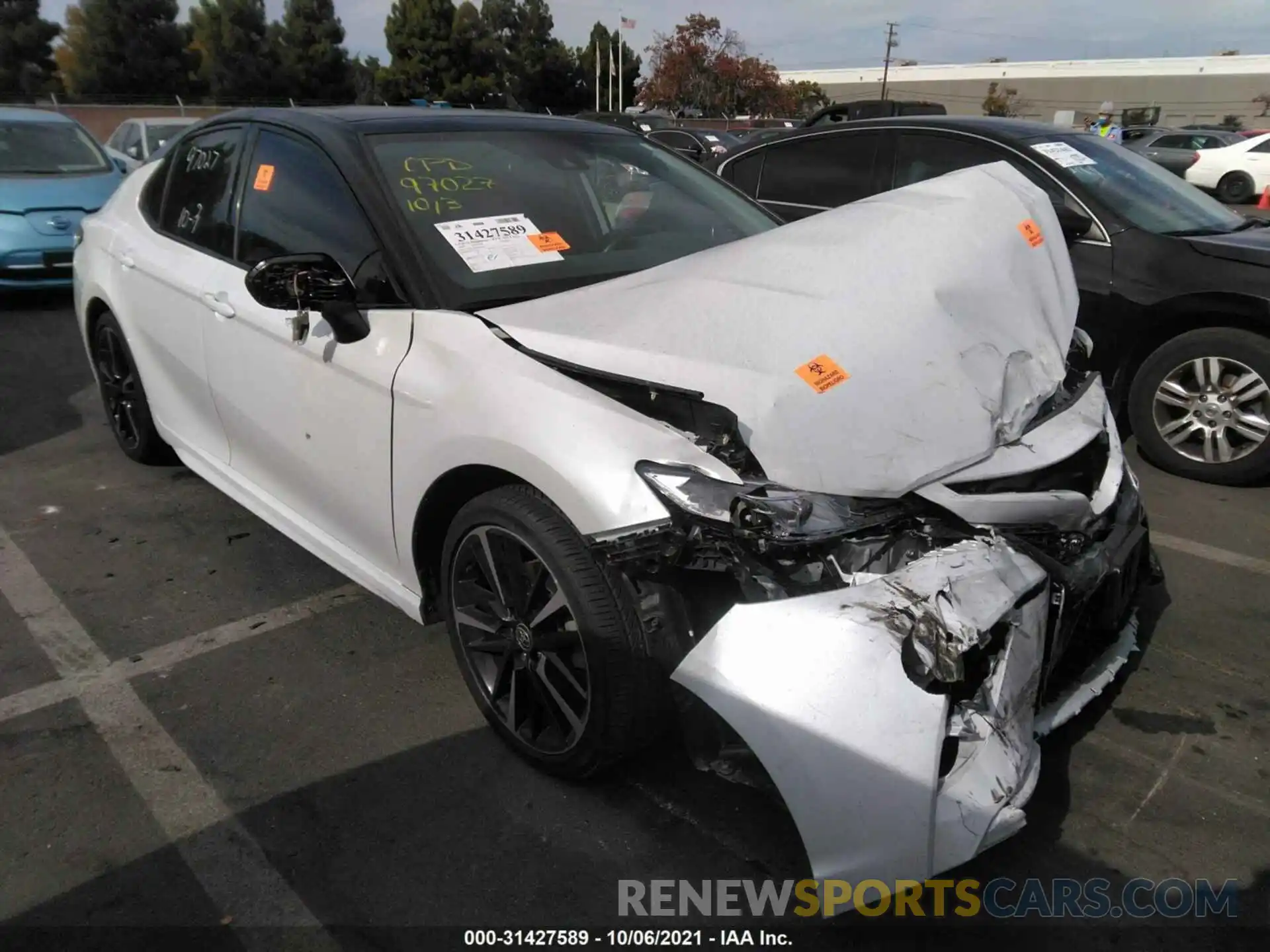 1 Photograph of a damaged car 4T1K61AK7LU378161 TOYOTA CAMRY 2020