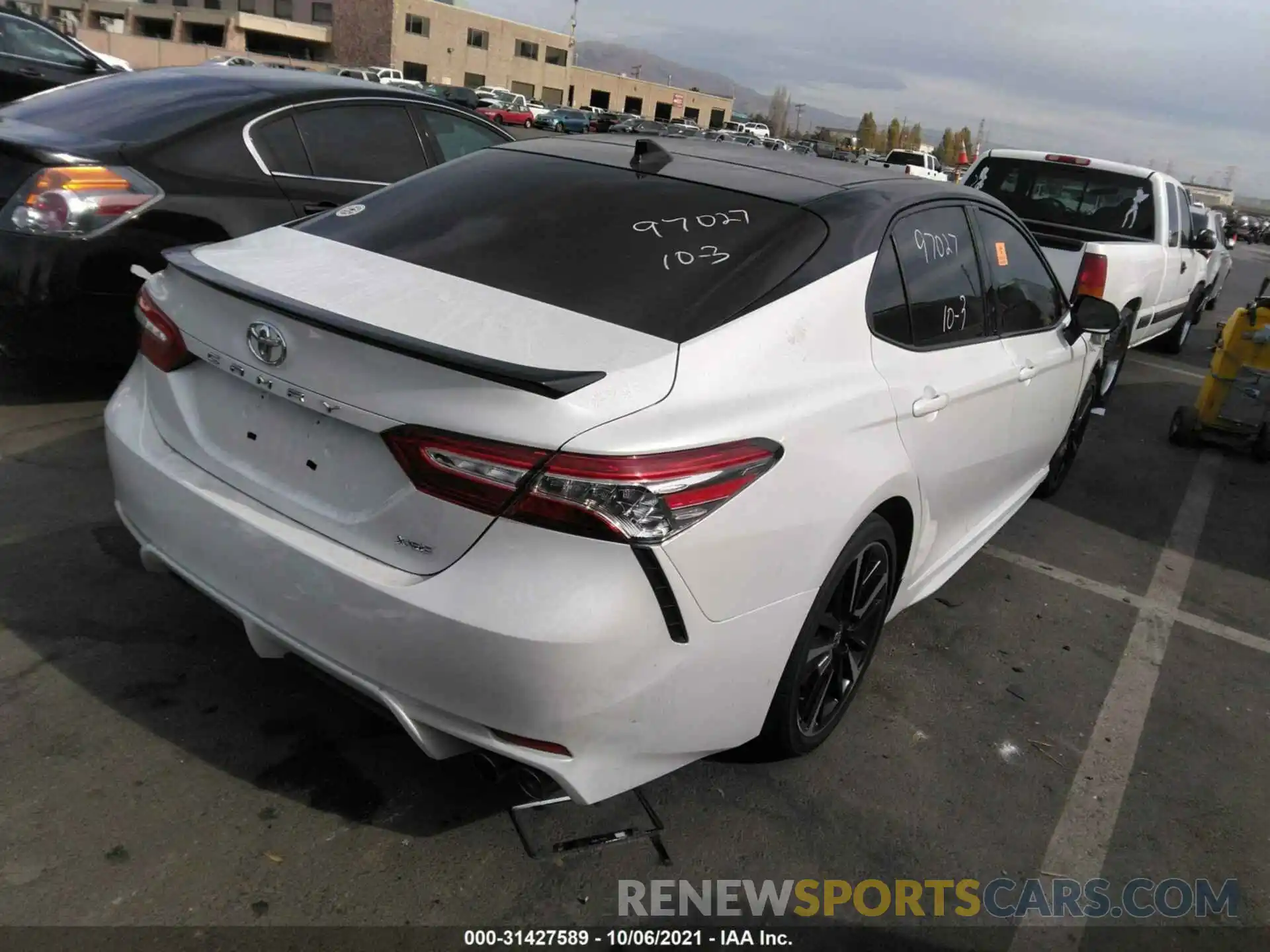 4 Photograph of a damaged car 4T1K61AK7LU378161 TOYOTA CAMRY 2020