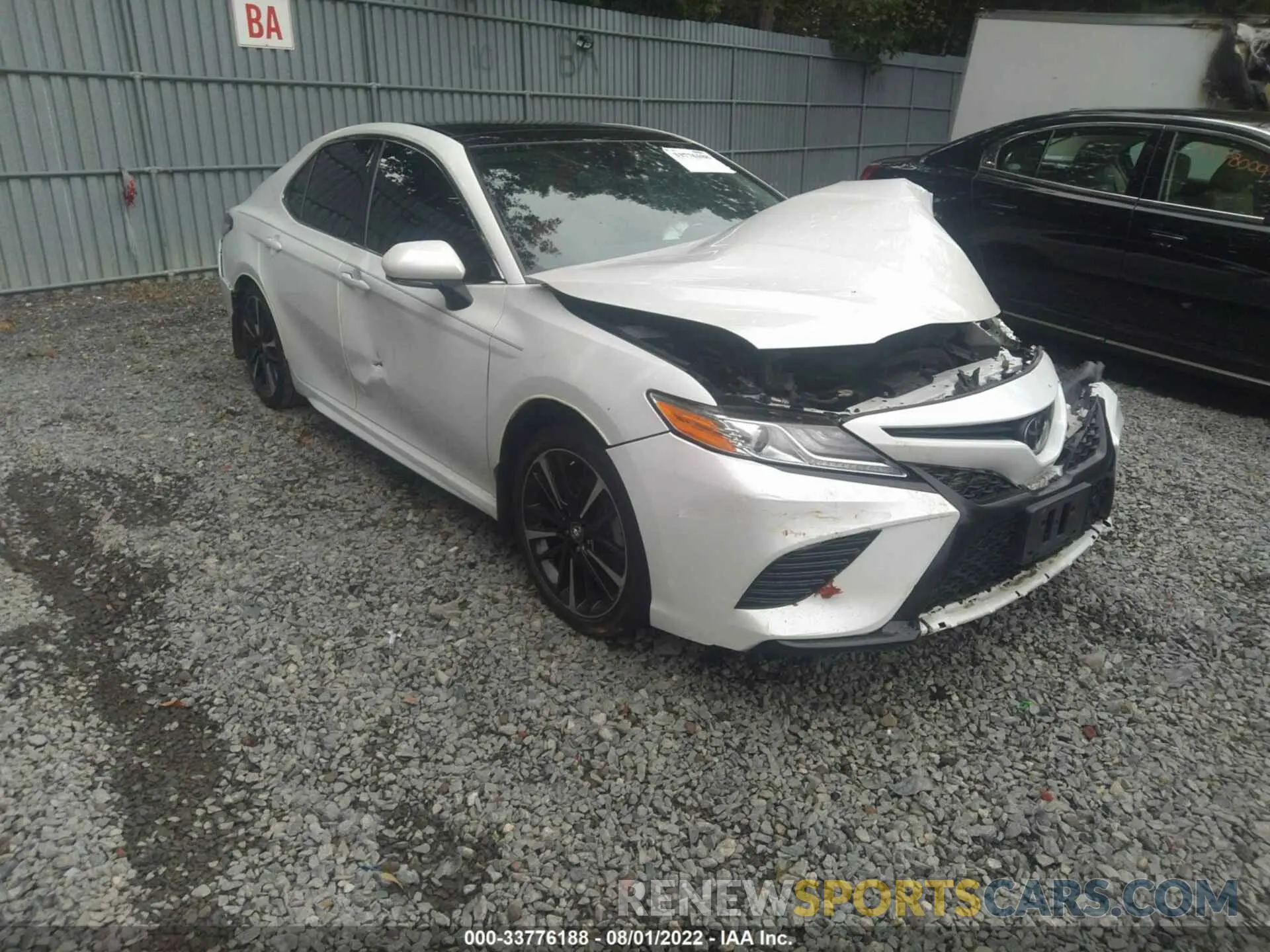 1 Photograph of a damaged car 4T1K61AK7LU905275 TOYOTA CAMRY 2020