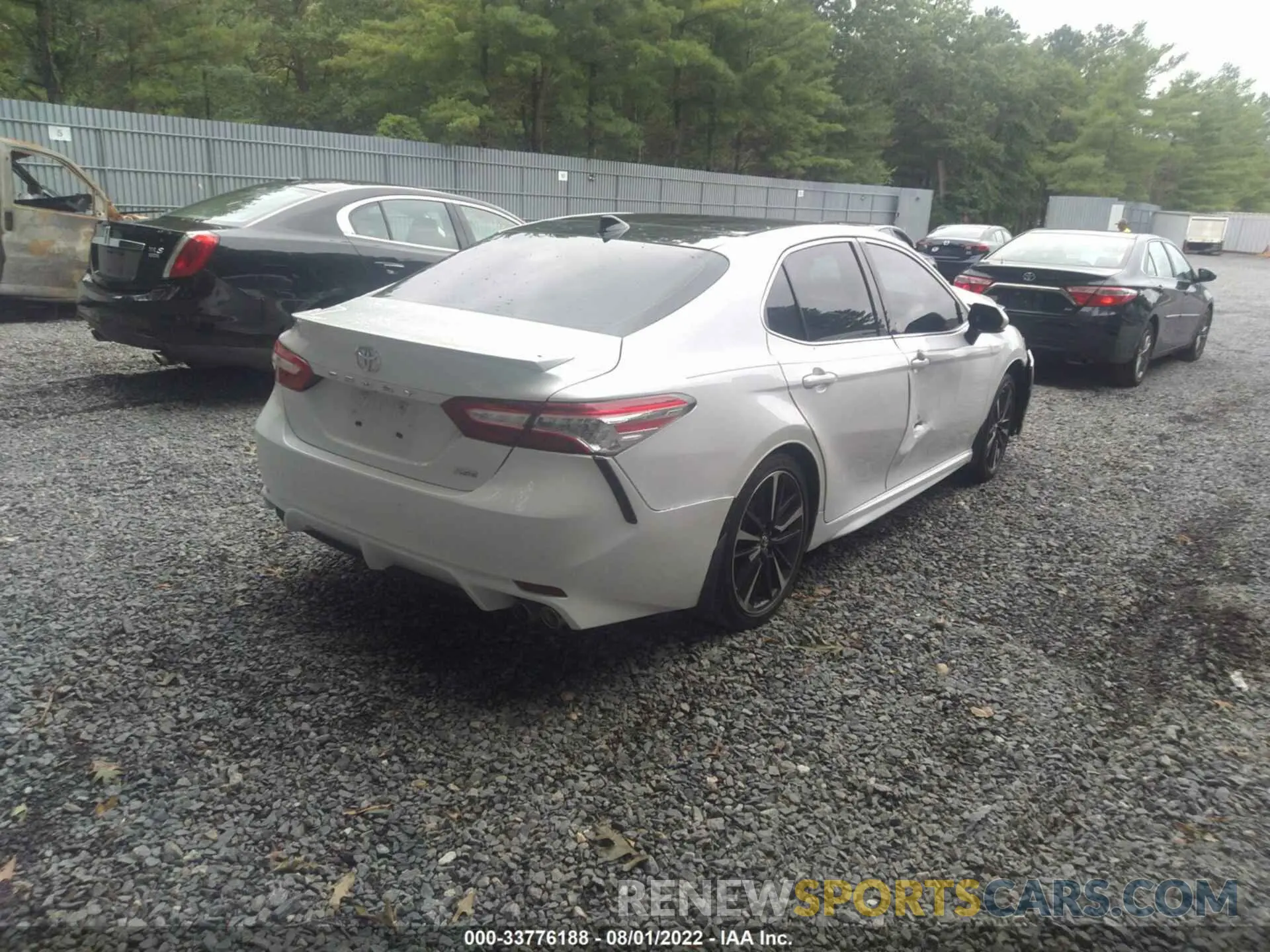4 Photograph of a damaged car 4T1K61AK7LU905275 TOYOTA CAMRY 2020