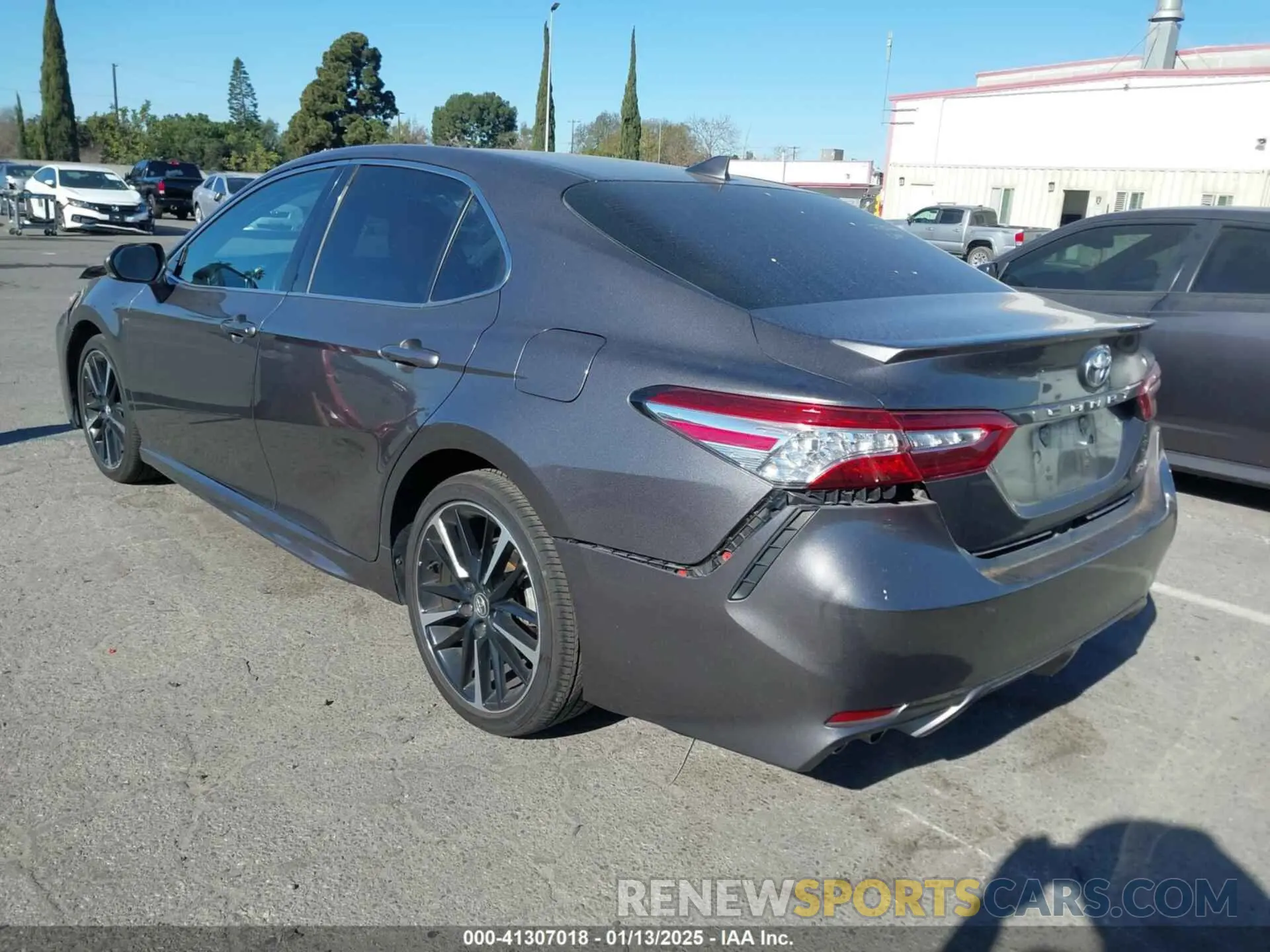 3 Photograph of a damaged car 4T1K61AK7LU939751 TOYOTA CAMRY 2020