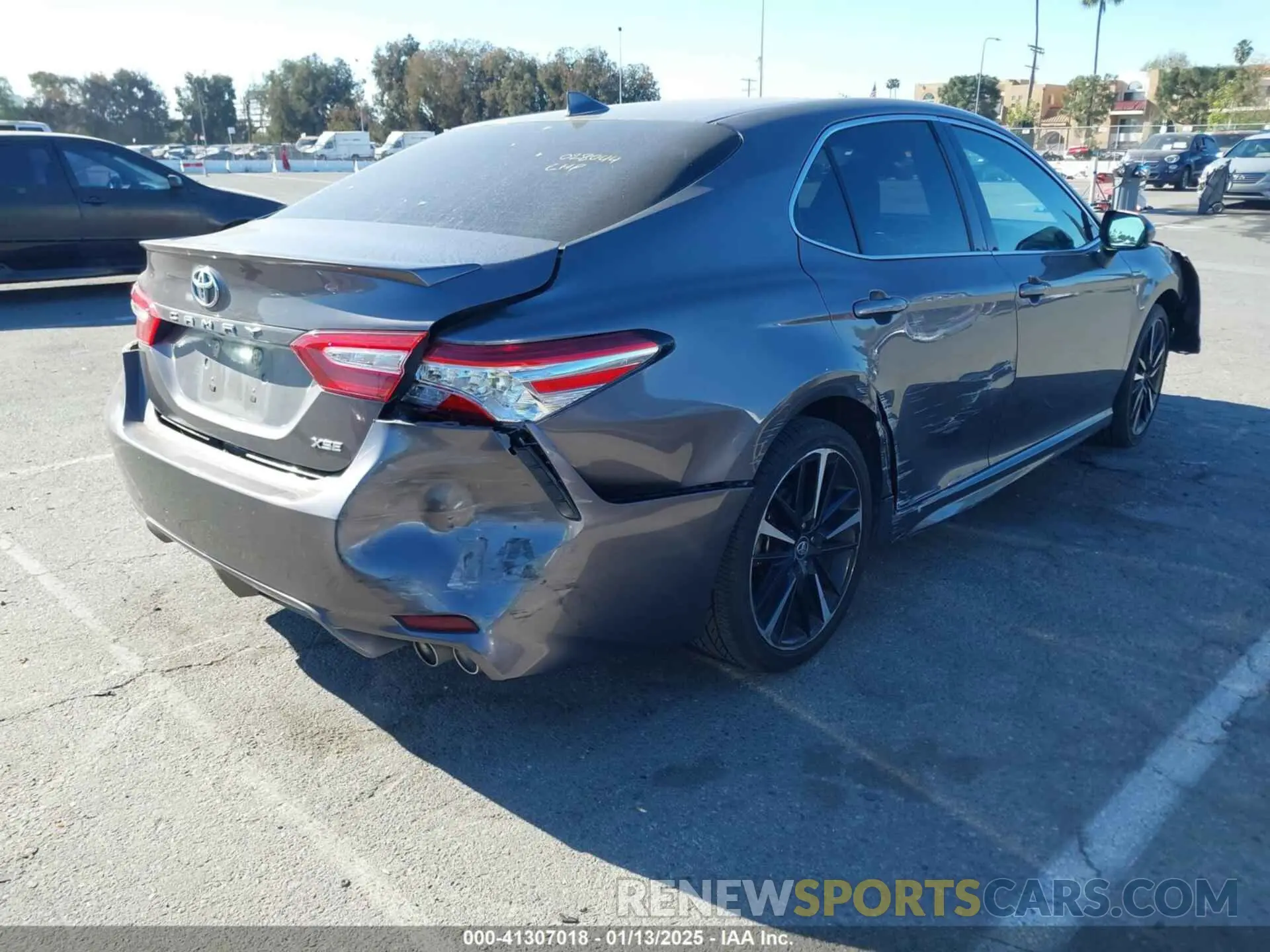4 Photograph of a damaged car 4T1K61AK7LU939751 TOYOTA CAMRY 2020