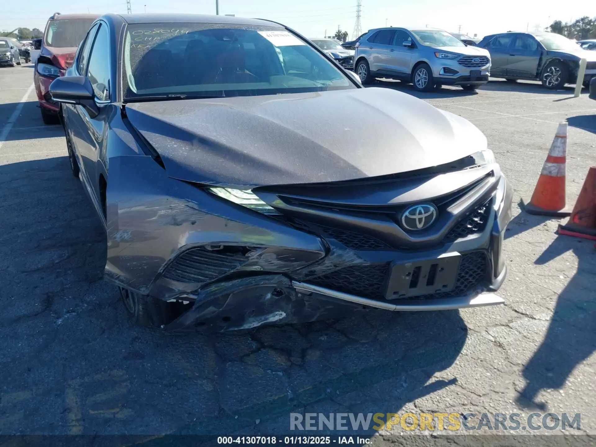 6 Photograph of a damaged car 4T1K61AK7LU939751 TOYOTA CAMRY 2020