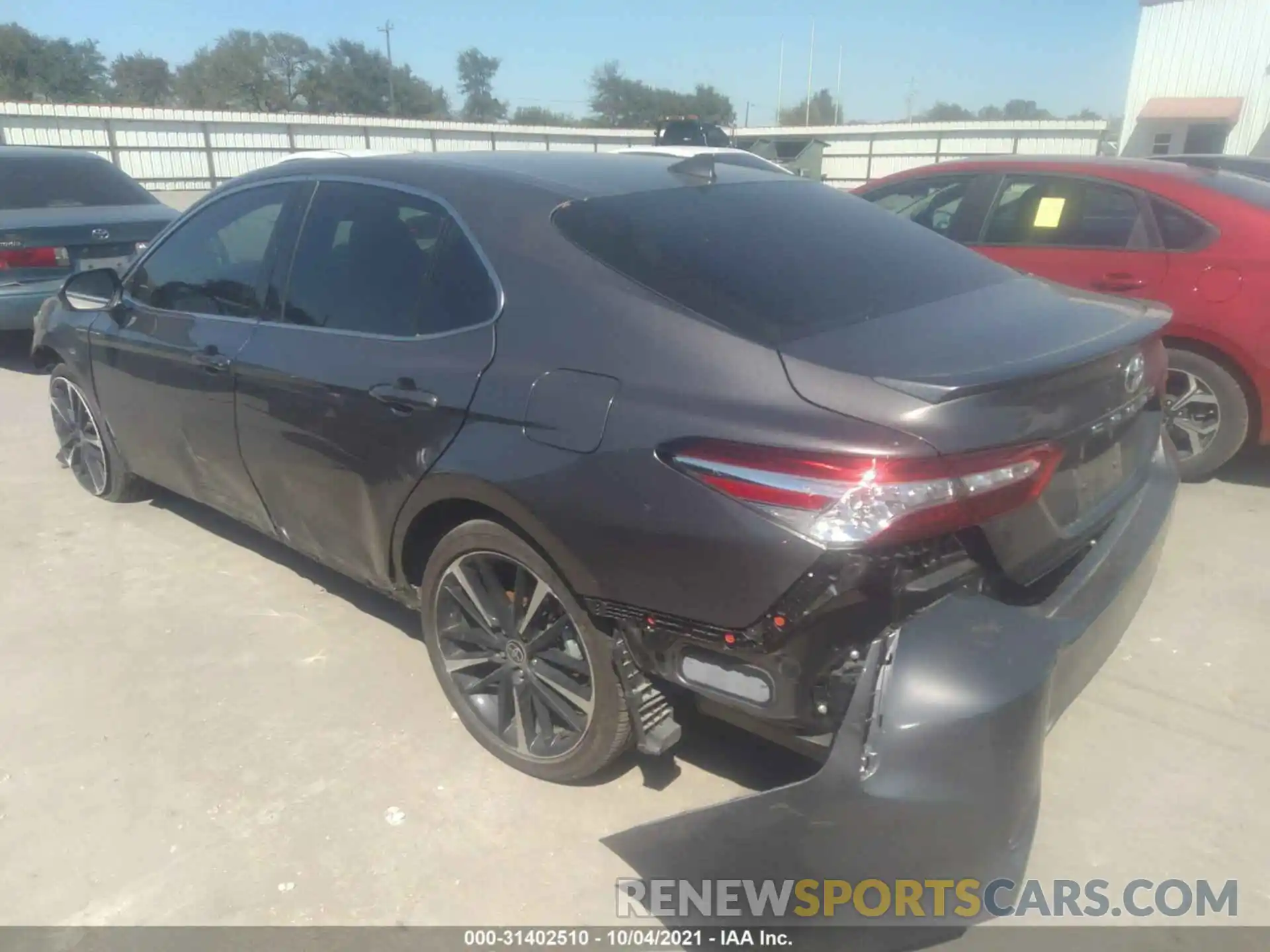 3 Photograph of a damaged car 4T1K61AK7LU947672 TOYOTA CAMRY 2020