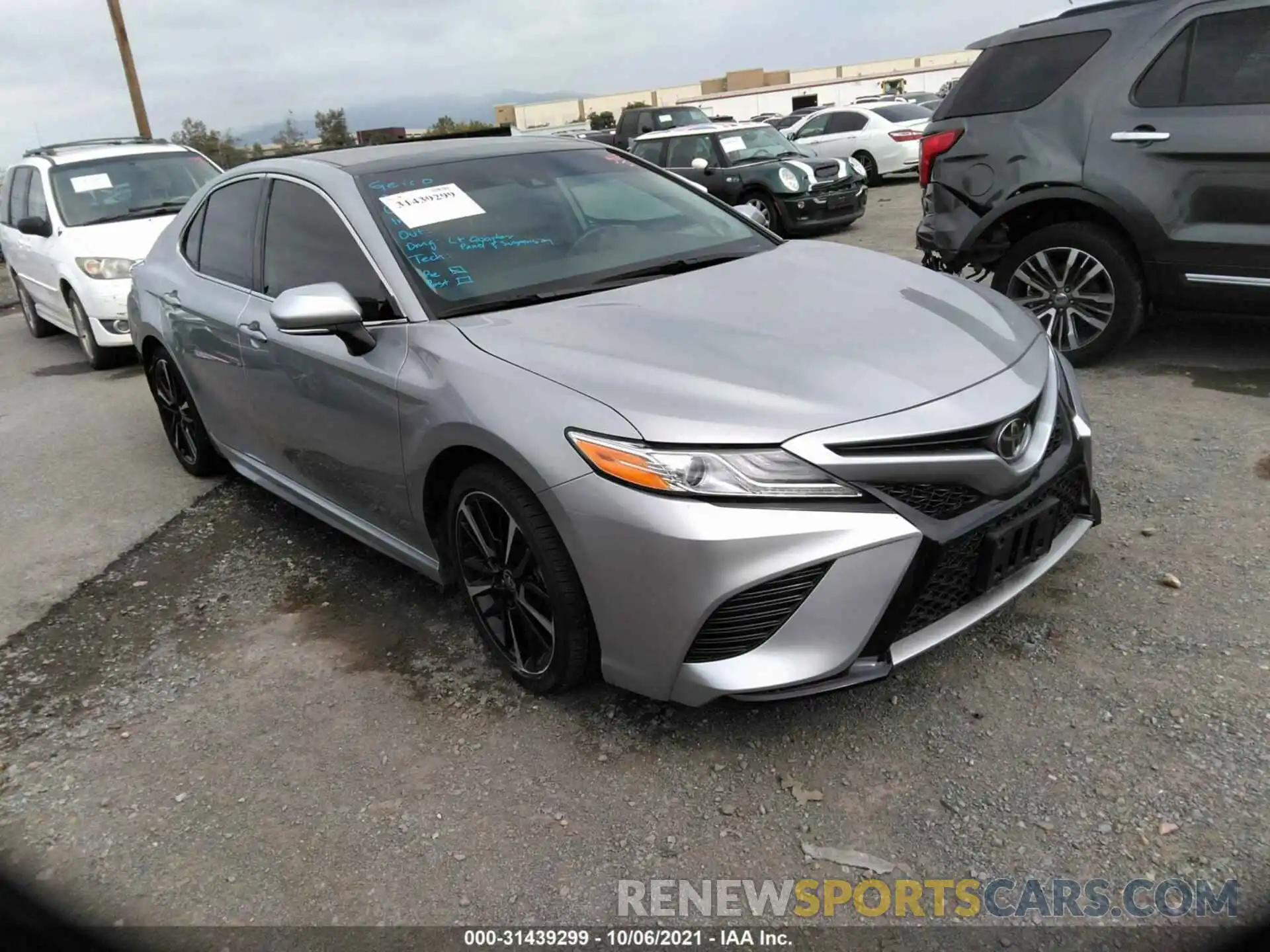 1 Photograph of a damaged car 4T1K61AK7LU951253 TOYOTA CAMRY 2020