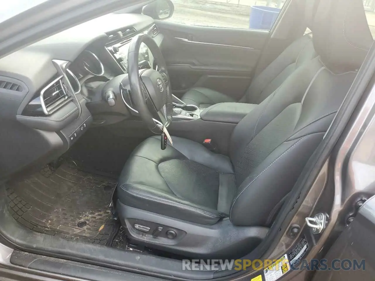 7 Photograph of a damaged car 4T1K61AK7LU957666 TOYOTA CAMRY 2020