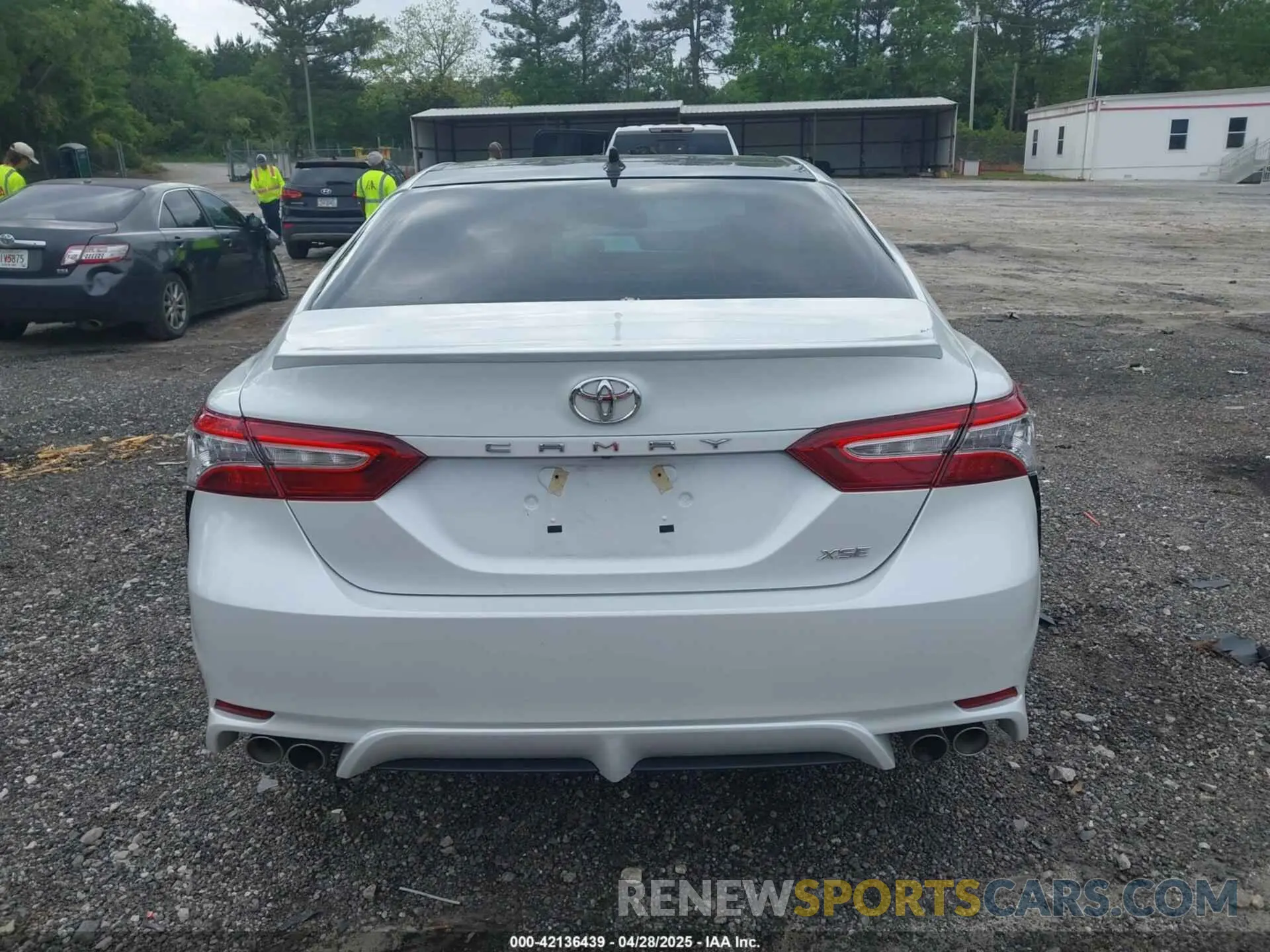 16 Photograph of a damaged car 4T1K61AK7LU983295 TOYOTA CAMRY 2020