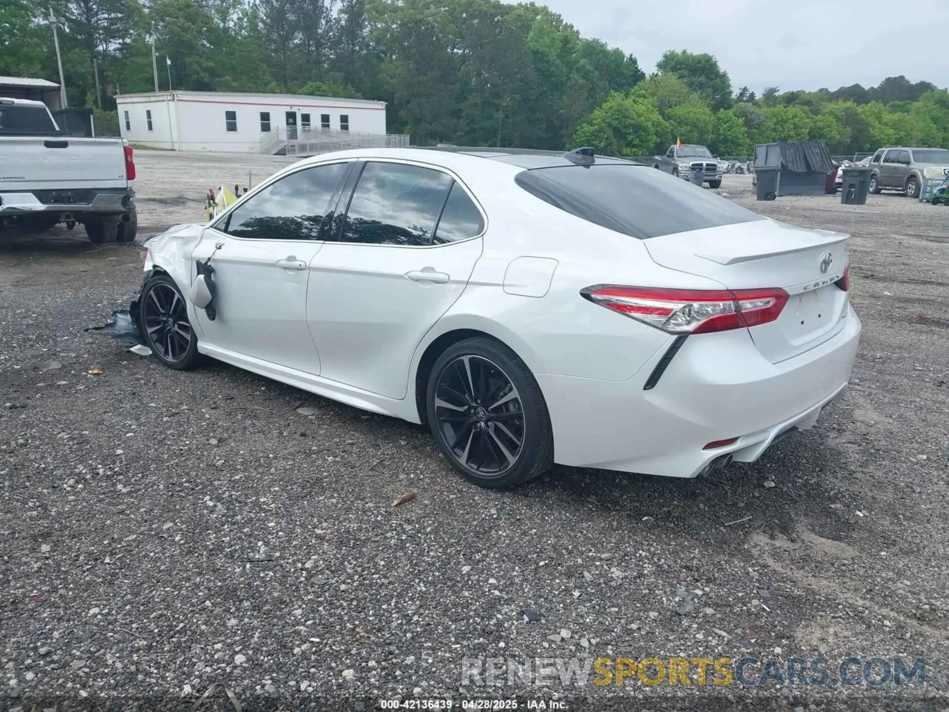 3 Photograph of a damaged car 4T1K61AK7LU983295 TOYOTA CAMRY 2020
