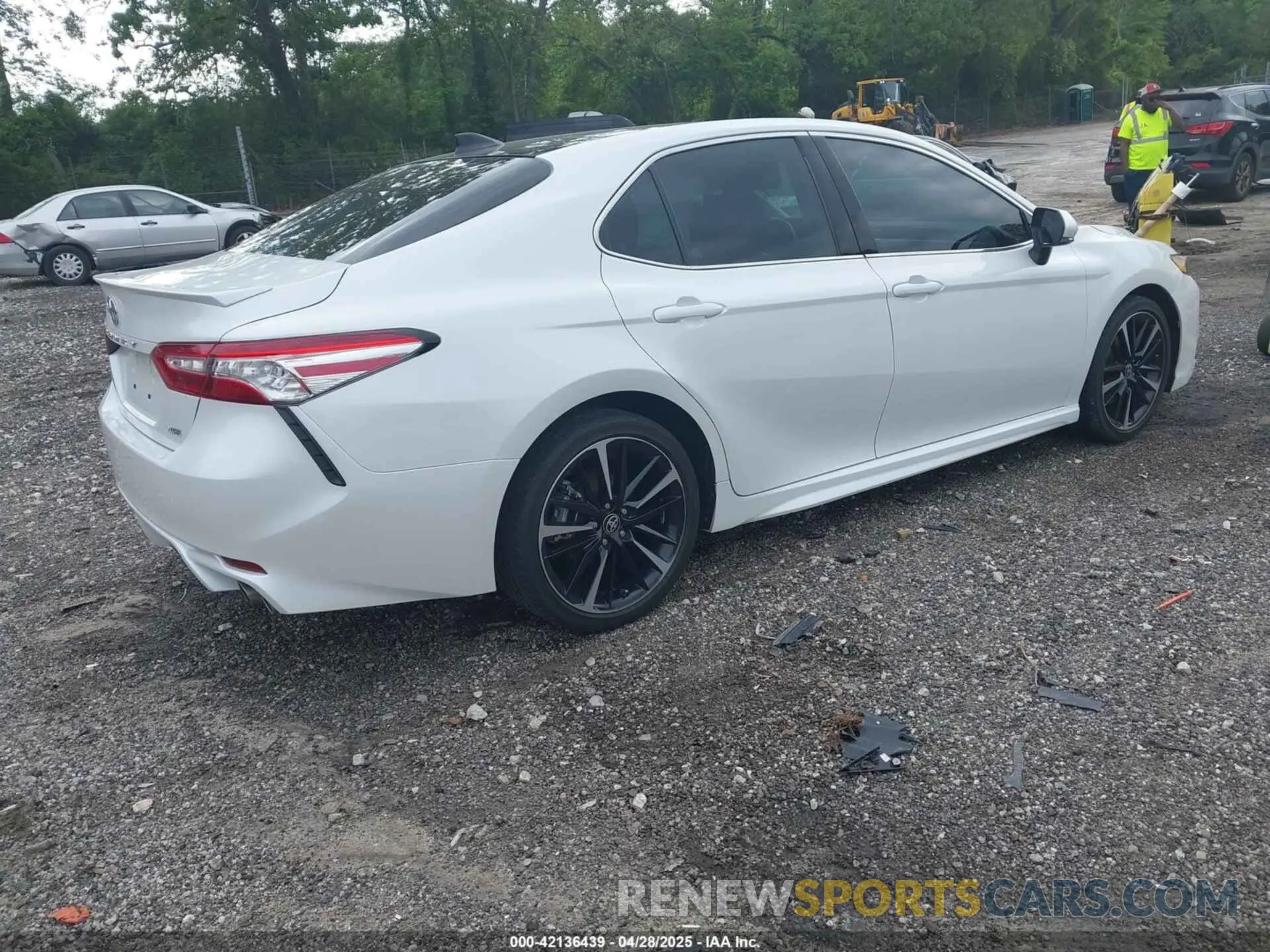 4 Photograph of a damaged car 4T1K61AK7LU983295 TOYOTA CAMRY 2020