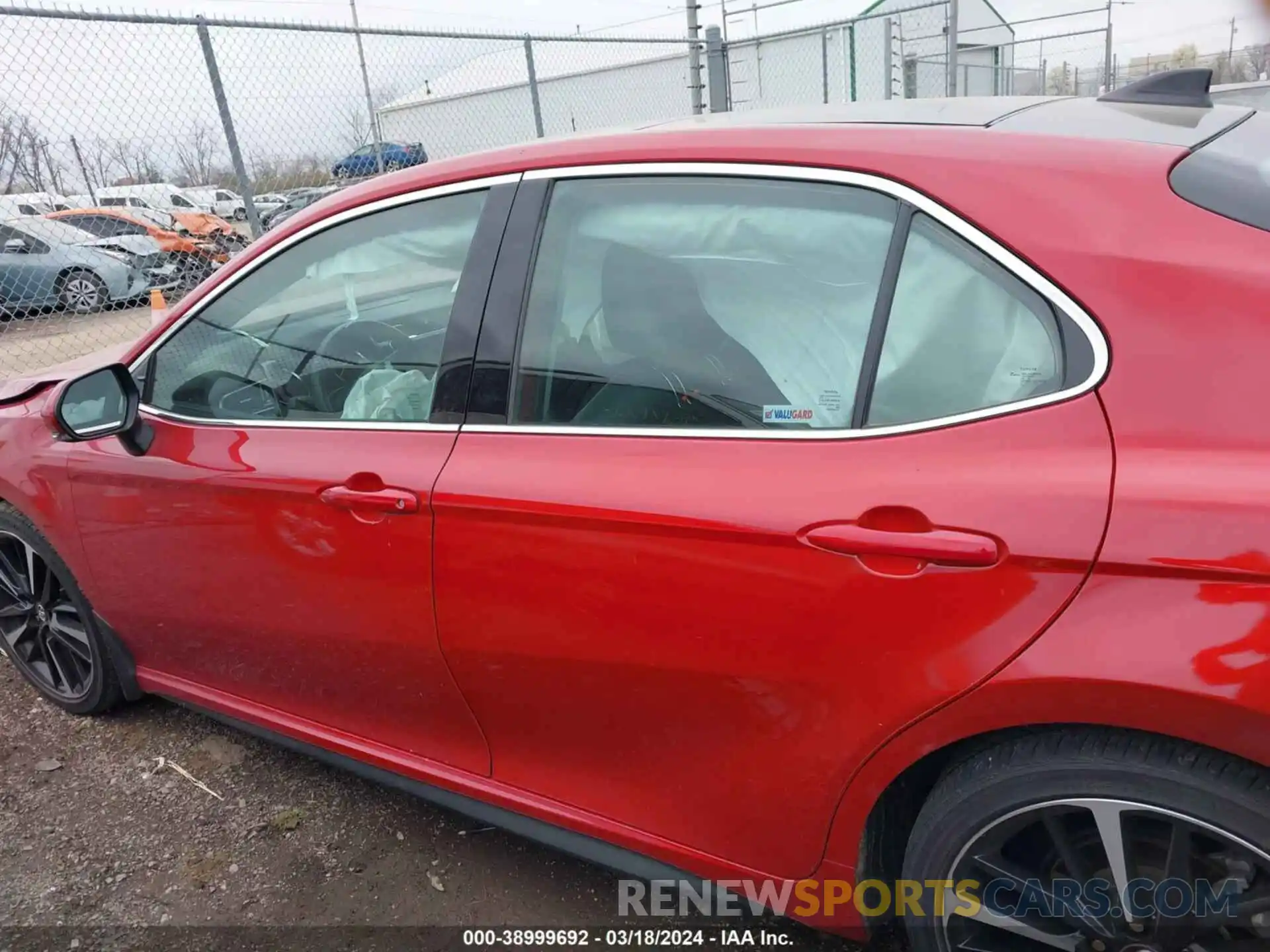 15 Photograph of a damaged car 4T1K61AK8LU306627 TOYOTA CAMRY 2020