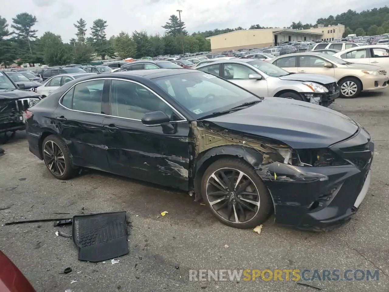 4 Photograph of a damaged car 4T1K61AK8LU313822 TOYOTA CAMRY 2020