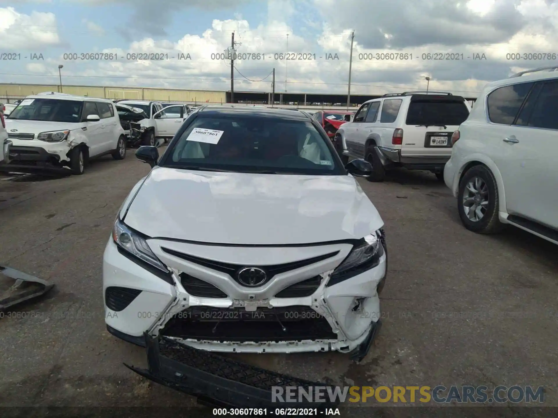 6 Photograph of a damaged car 4T1K61AK8LU315084 TOYOTA CAMRY 2020