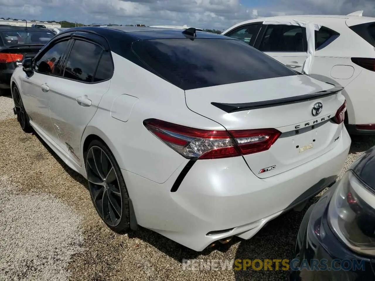 6 Photograph of a damaged car 4T1K61AK8LU325260 TOYOTA CAMRY 2020