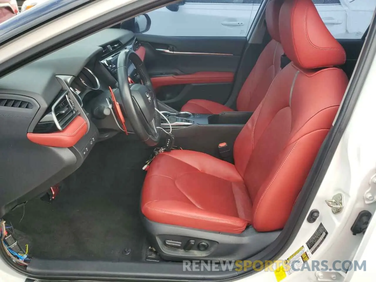 7 Photograph of a damaged car 4T1K61AK8LU325260 TOYOTA CAMRY 2020