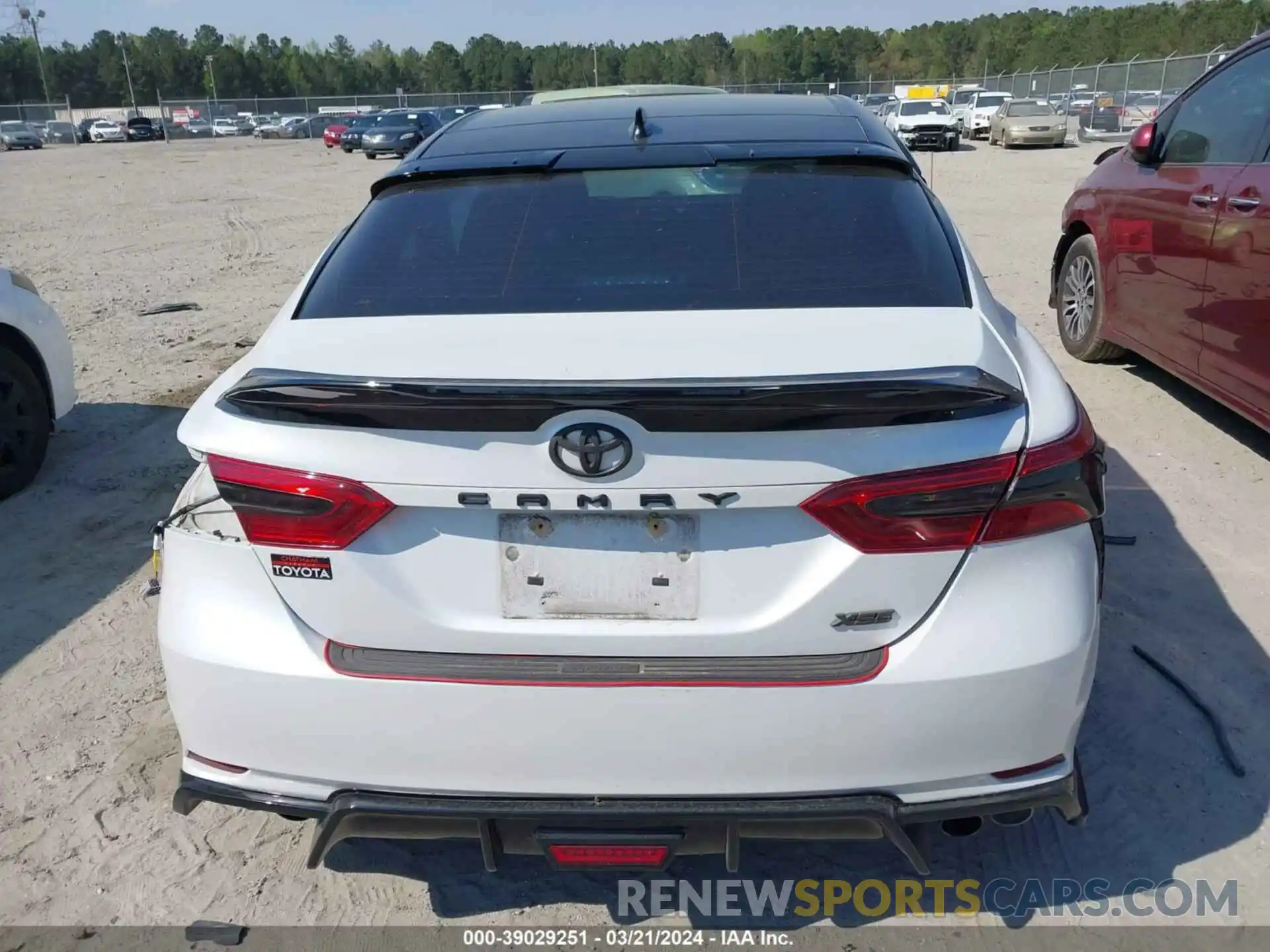 16 Photograph of a damaged car 4T1K61AK8LU334928 TOYOTA CAMRY 2020