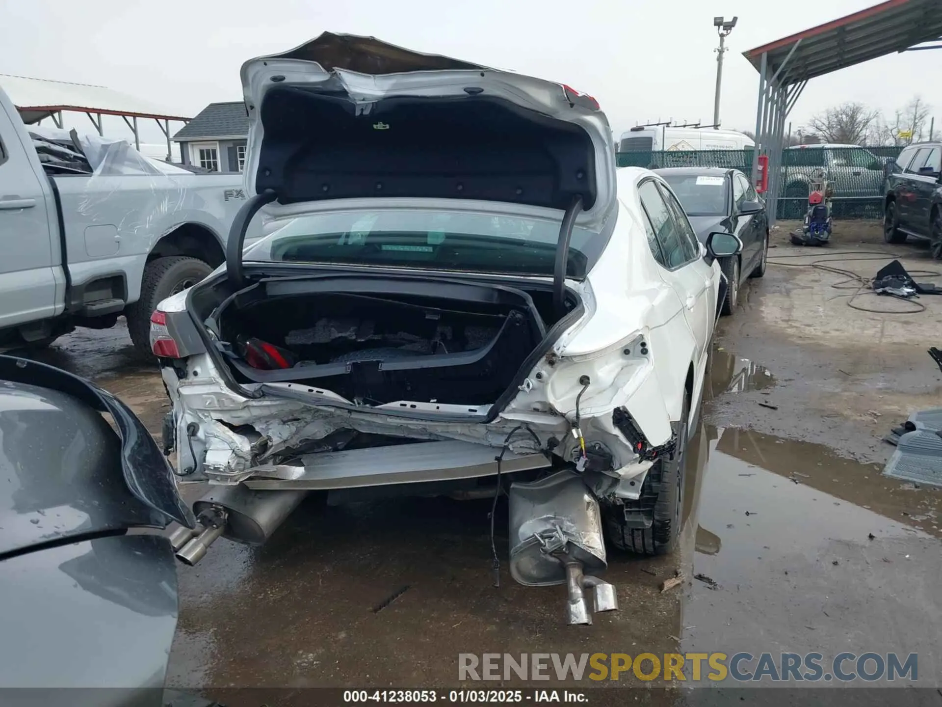 16 Photograph of a damaged car 4T1K61AK8LU335352 TOYOTA CAMRY 2020