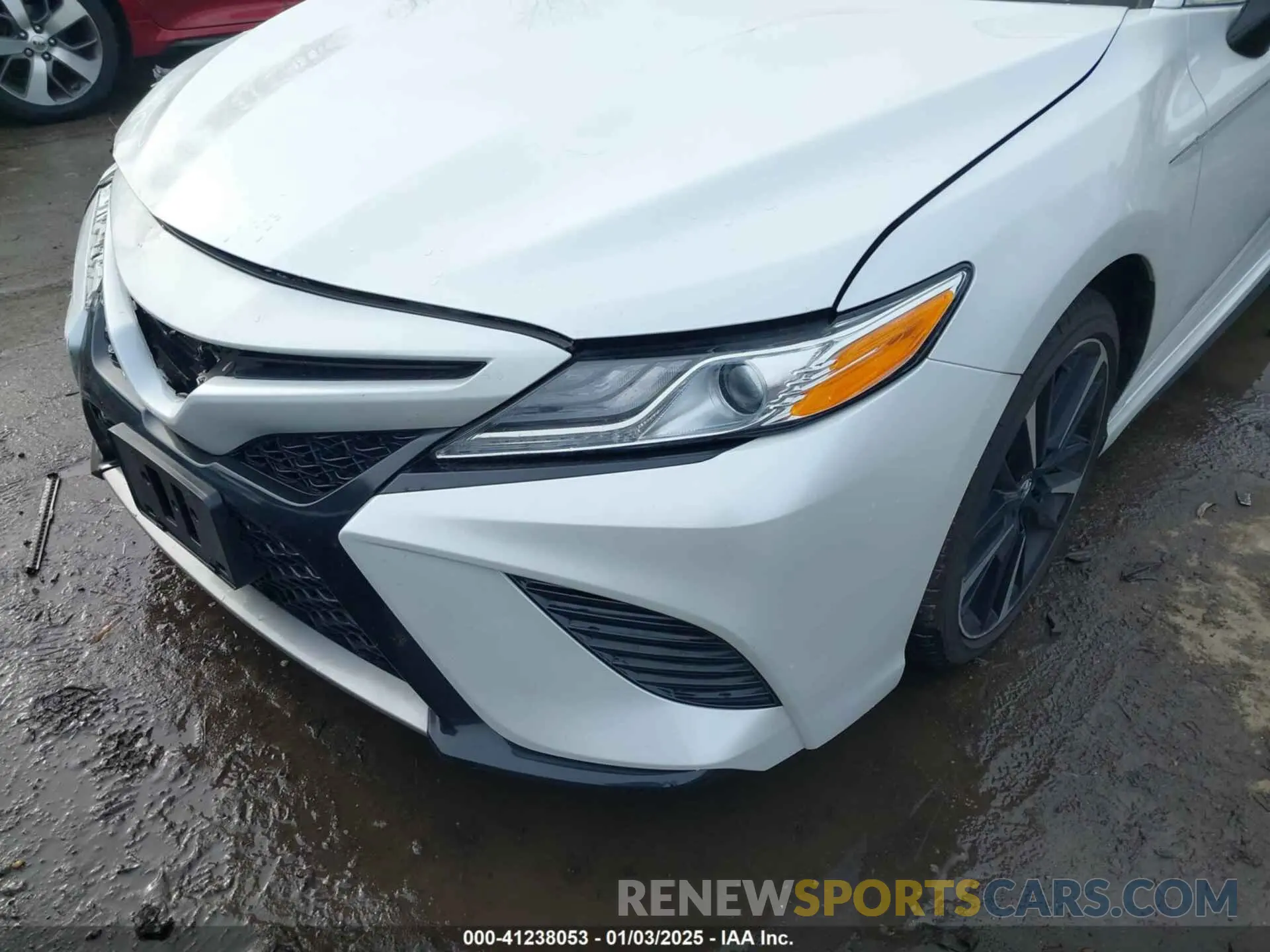 19 Photograph of a damaged car 4T1K61AK8LU335352 TOYOTA CAMRY 2020