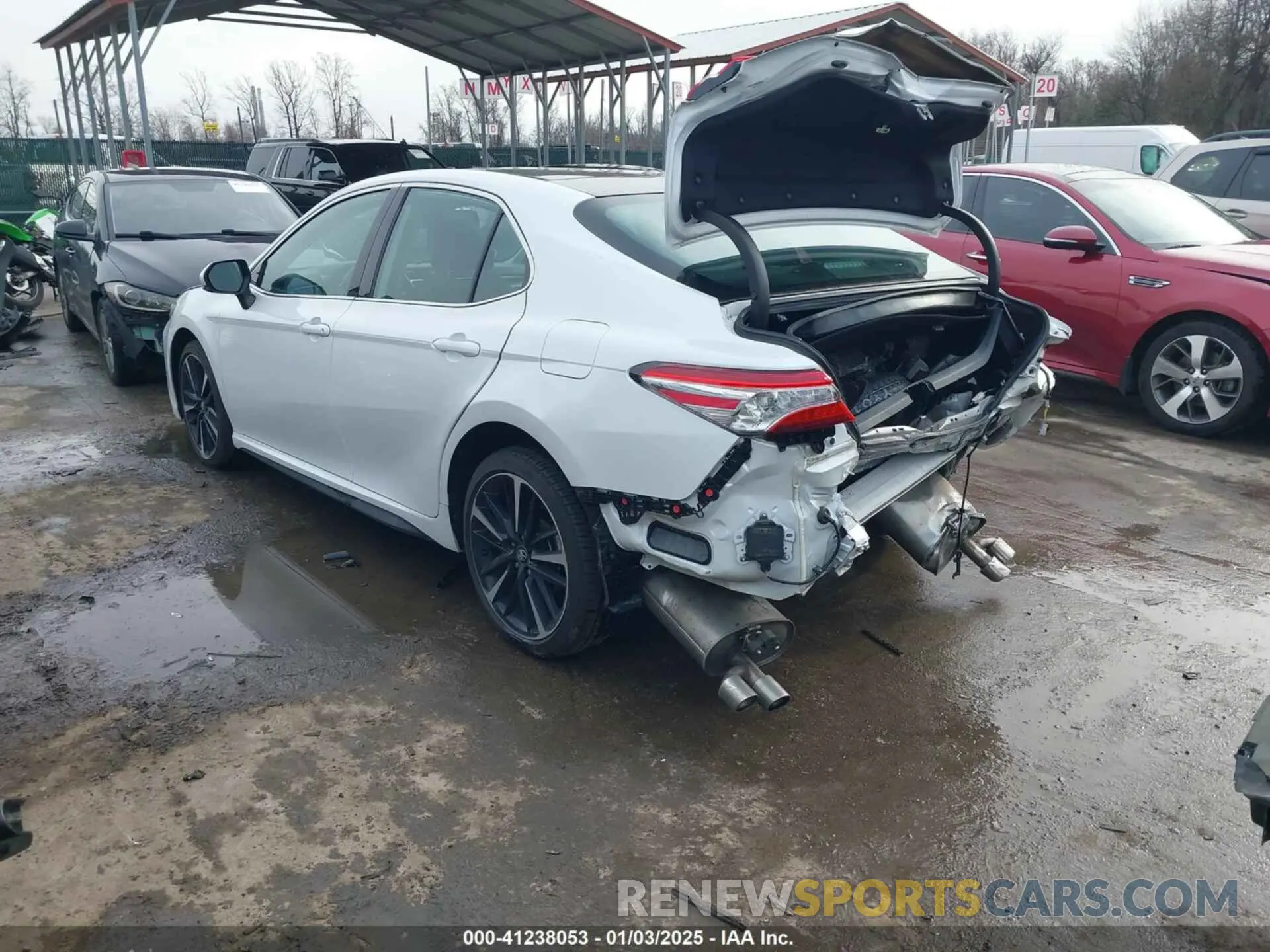 3 Photograph of a damaged car 4T1K61AK8LU335352 TOYOTA CAMRY 2020