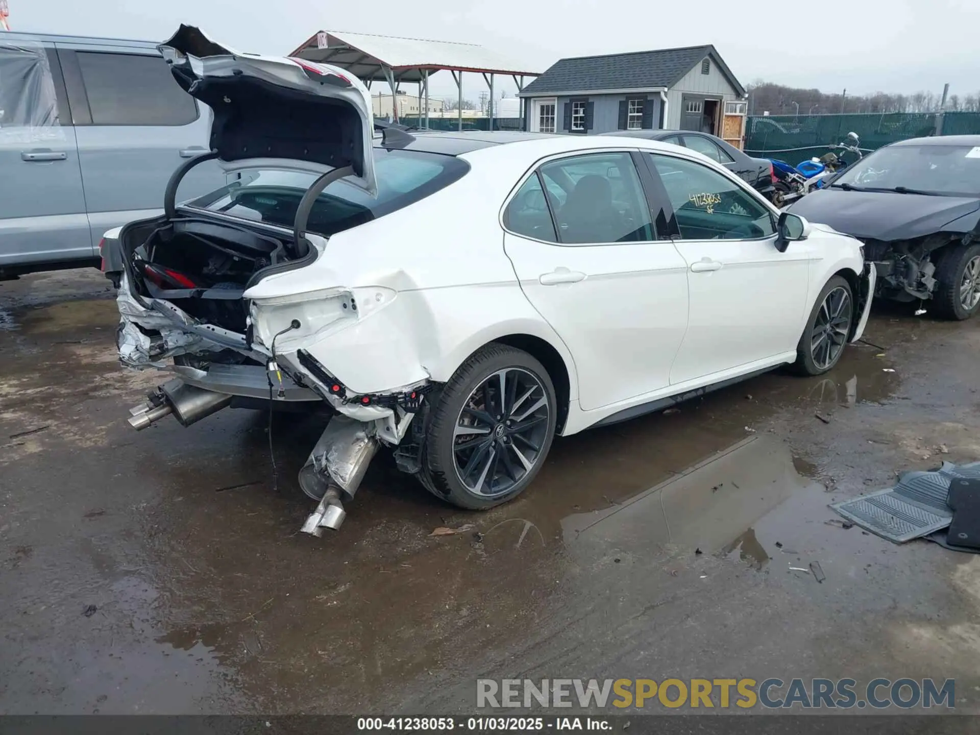 4 Photograph of a damaged car 4T1K61AK8LU335352 TOYOTA CAMRY 2020