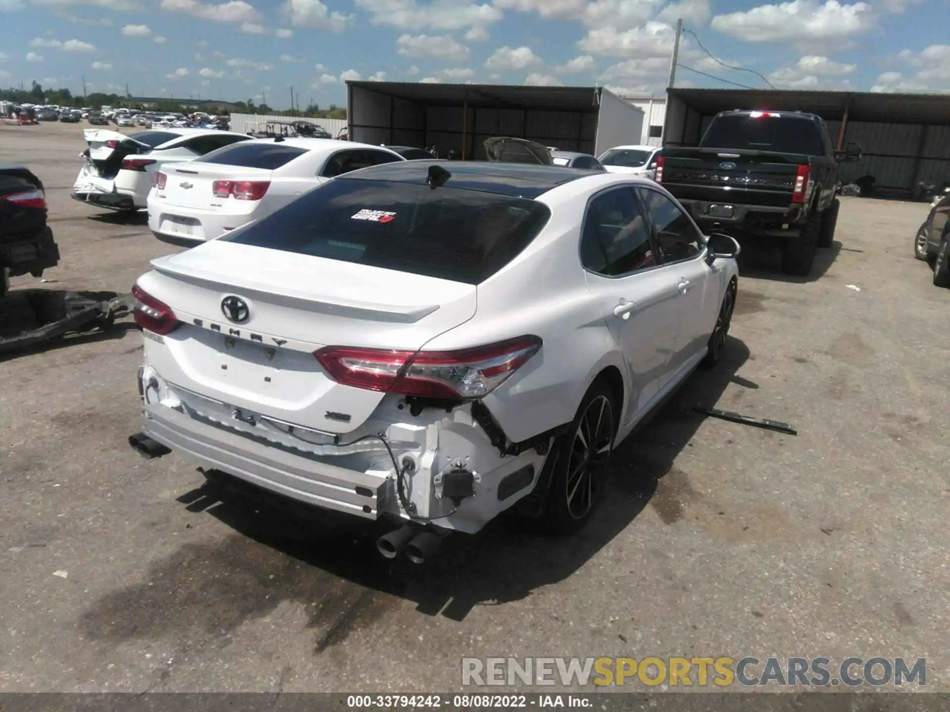 4 Photograph of a damaged car 4T1K61AK8LU351180 TOYOTA CAMRY 2020